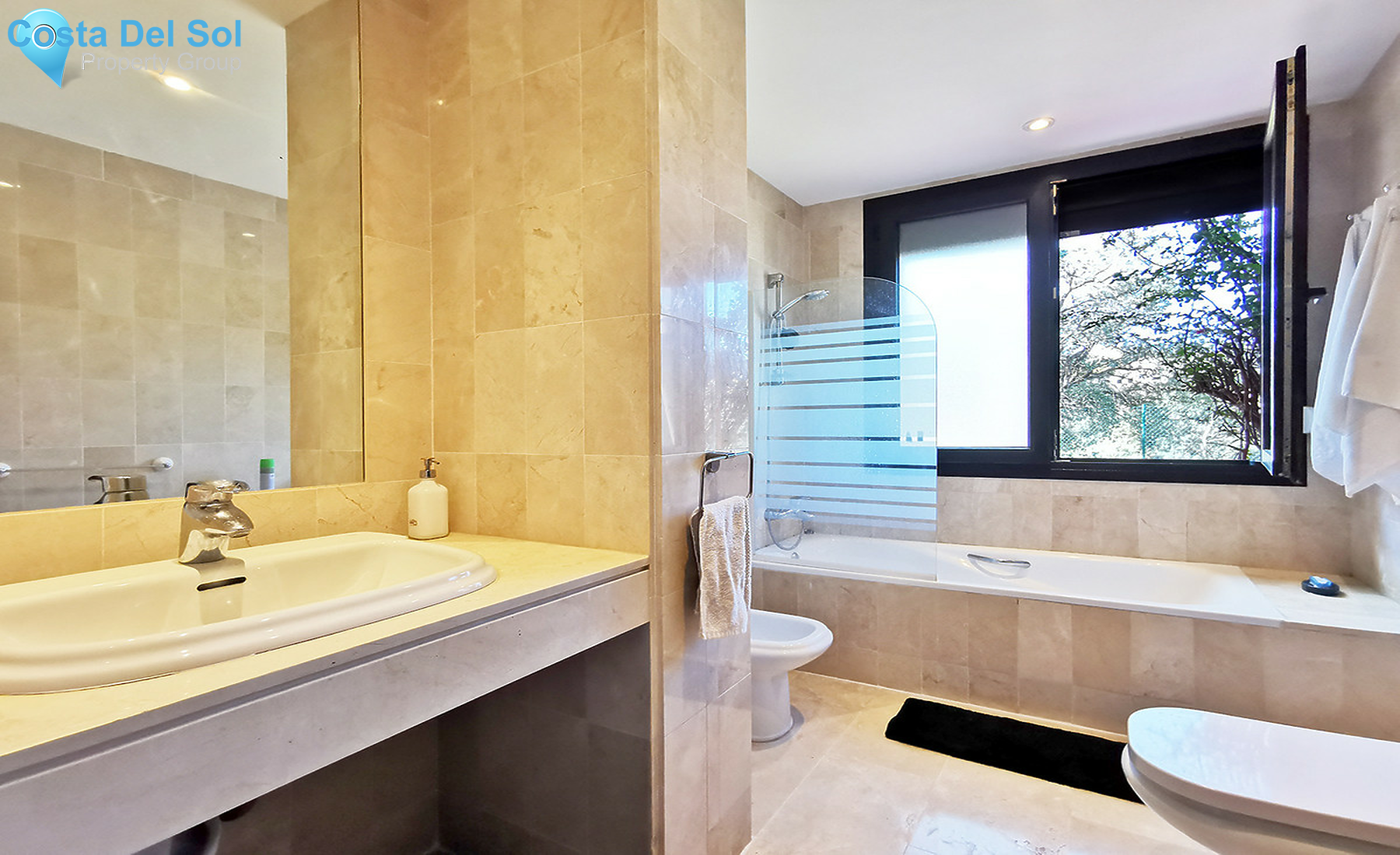 Ground Floor Apartment in La Mairena-1268808