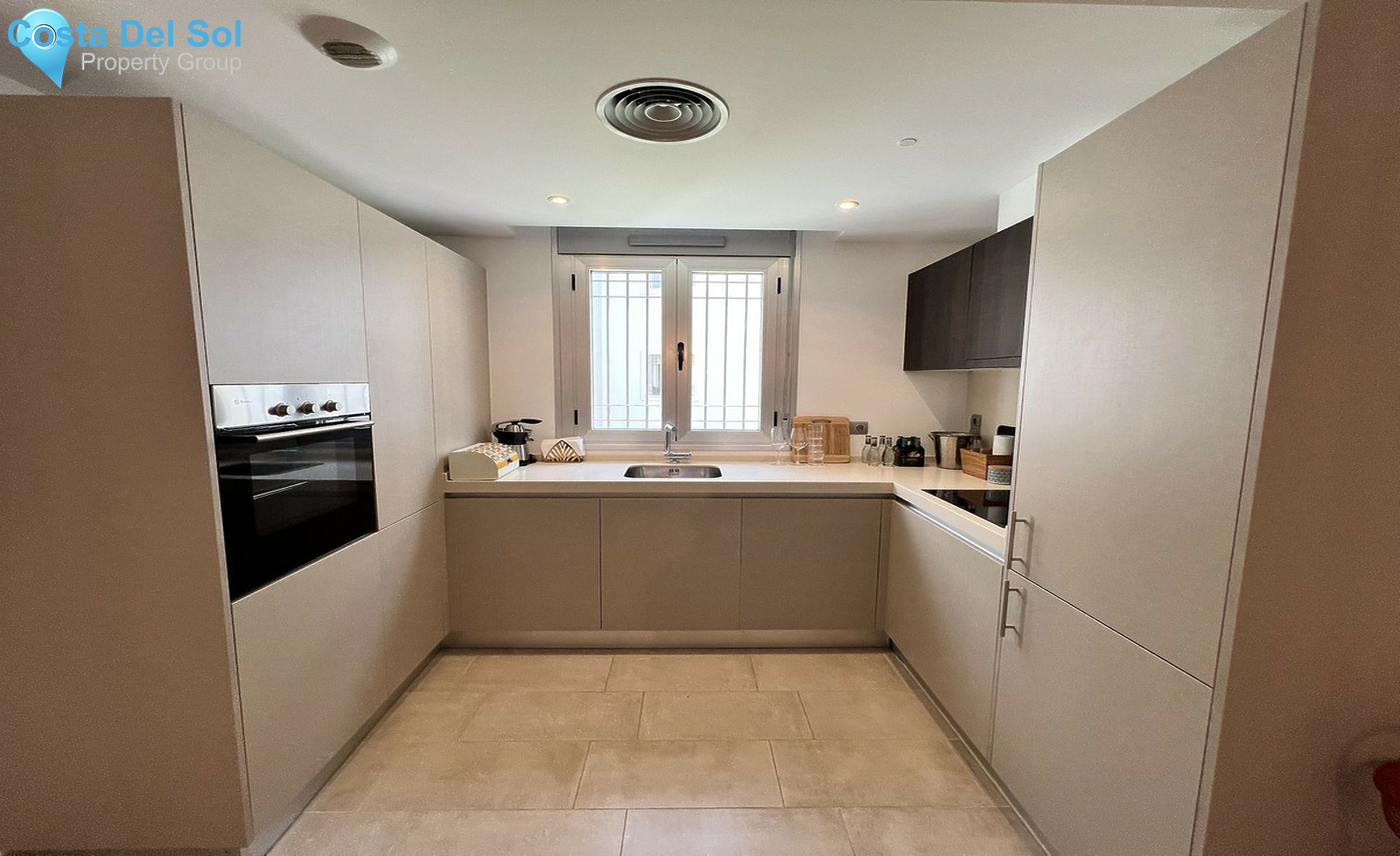 Ground Floor Apartment in La Mairena-1403254