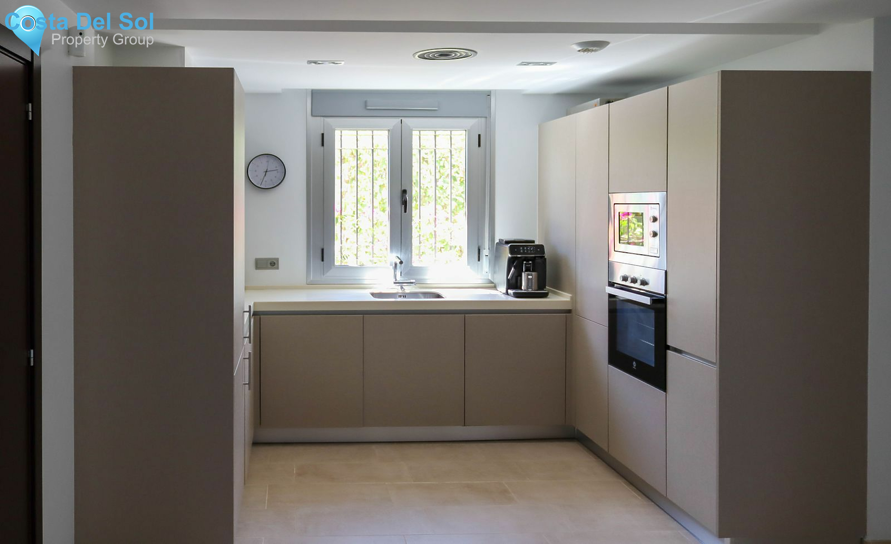 Ground Floor Apartment in La Mairena-1419062