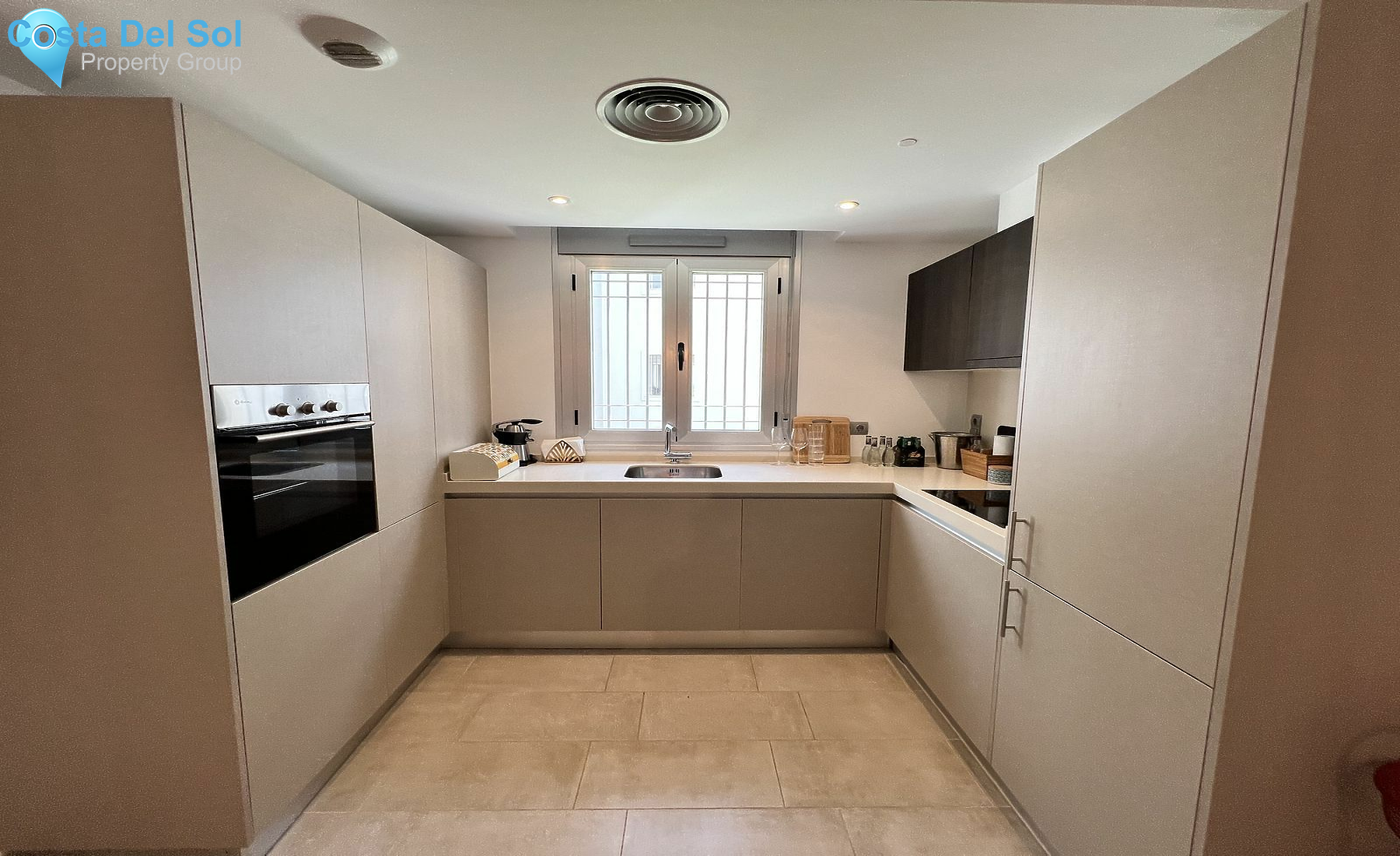 Ground Floor Apartment in La Mairena-1448566