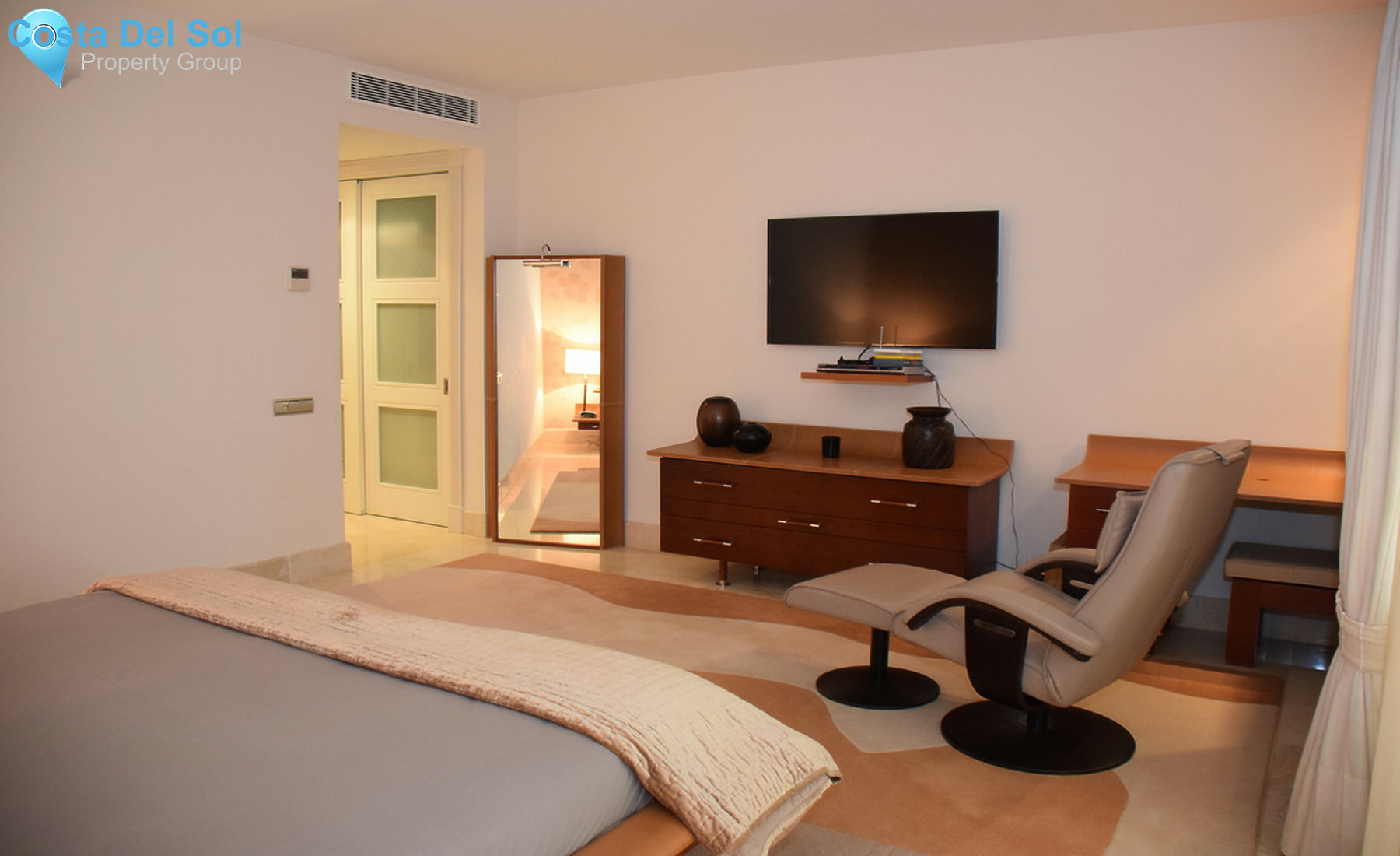 Ground Floor Apartment in Los Monteros-1260091