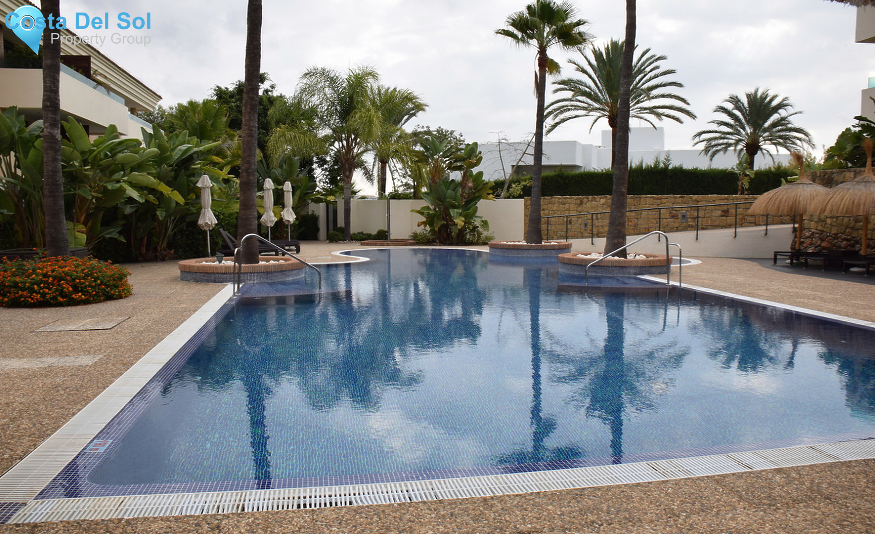 Ground Floor Apartment in Los Monteros-1260075