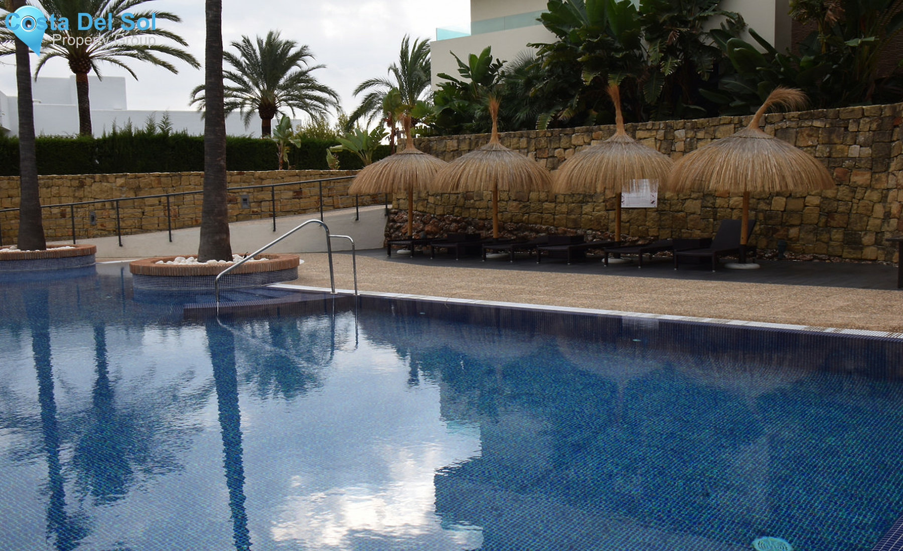 Ground Floor Apartment in Los Monteros-1260077