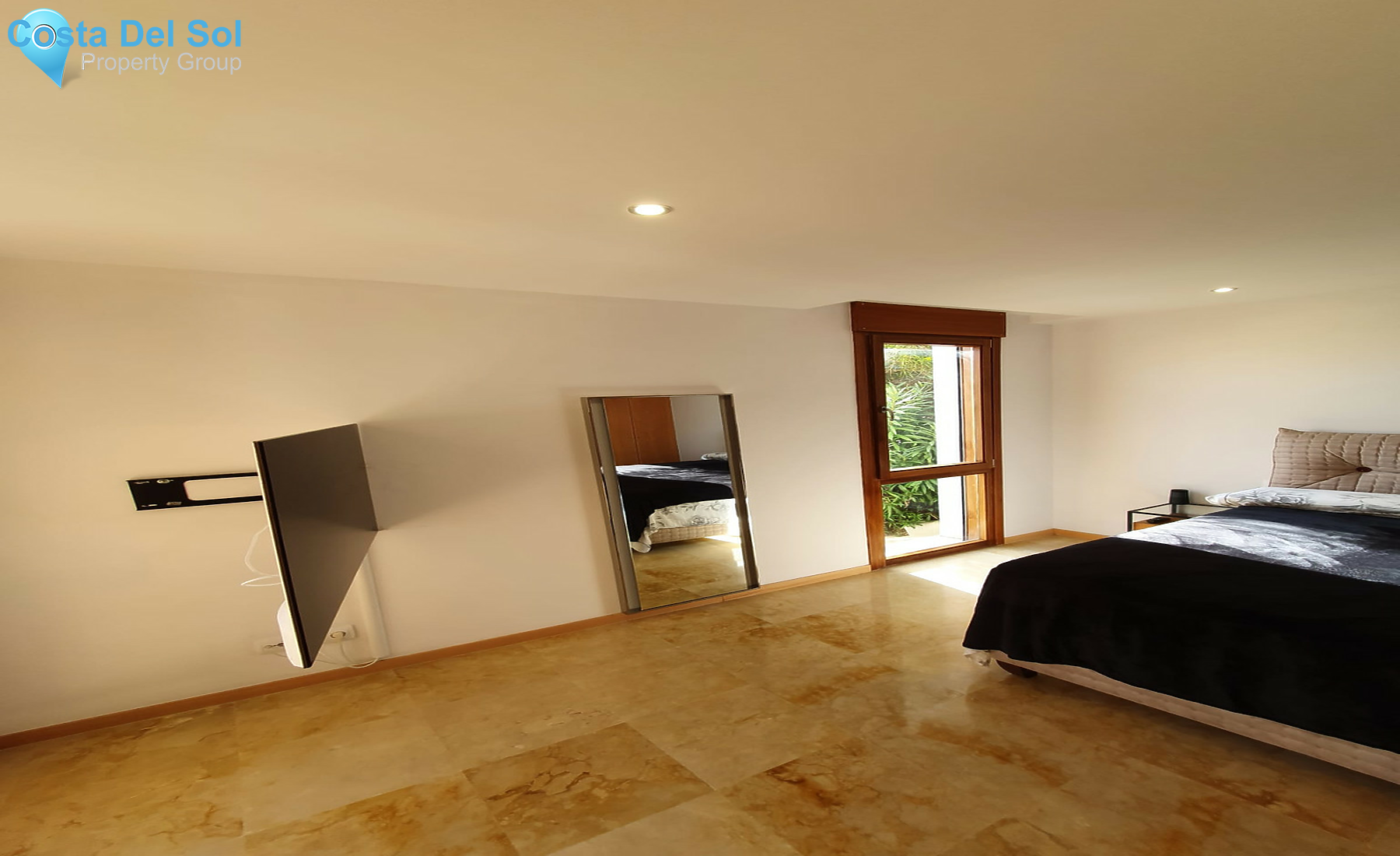 Ground Floor Apartment in Los Monteros-1304508