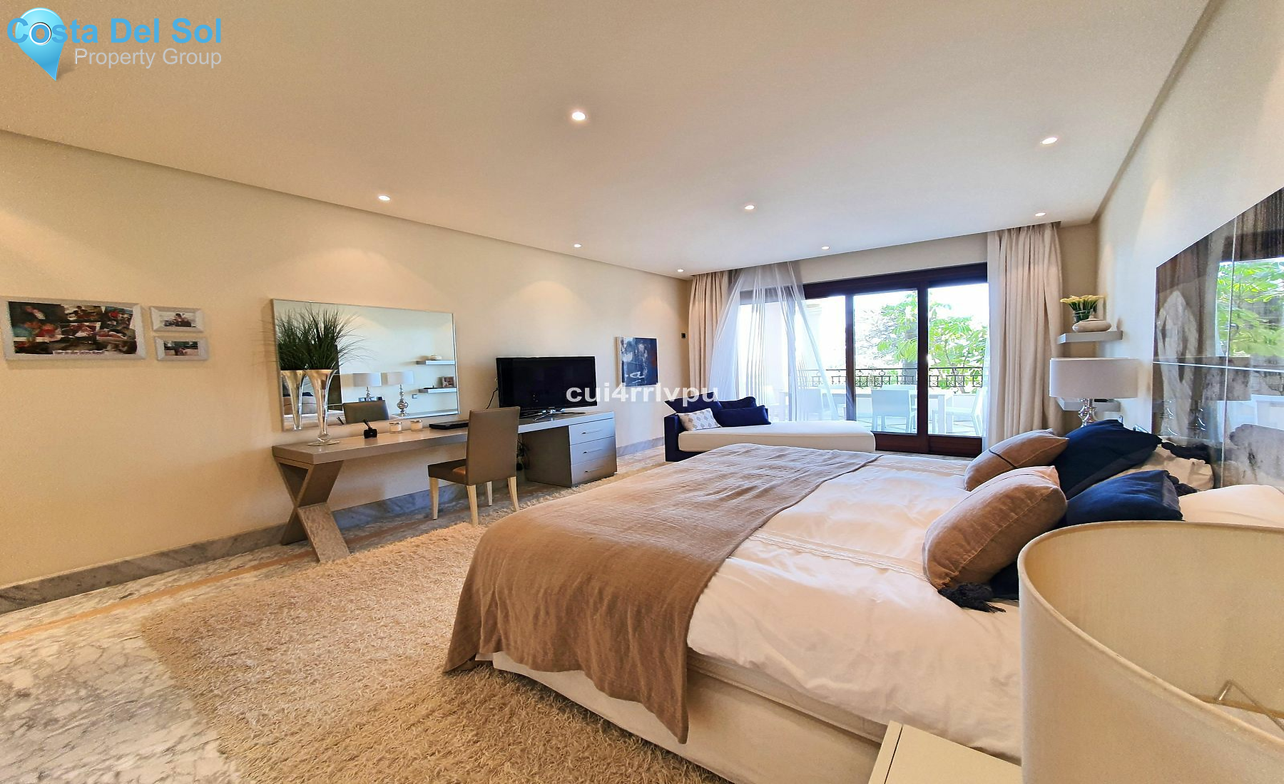 Ground Floor Apartment in Los Monteros-1135731