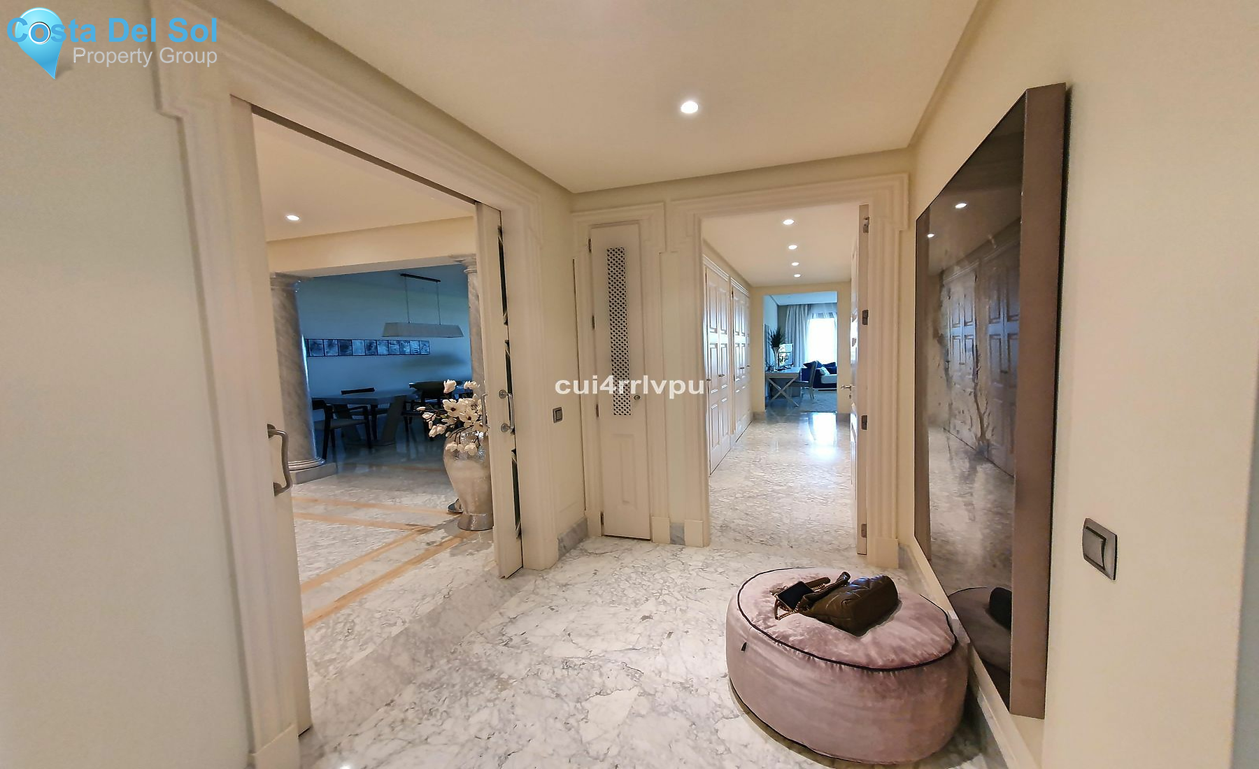 Ground Floor Apartment in Los Monteros-1135732