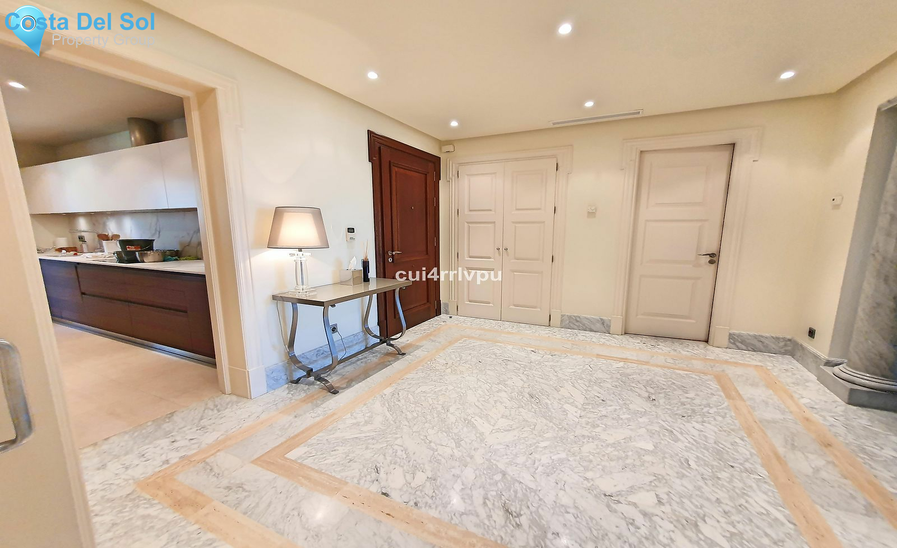 Ground Floor Apartment in Los Monteros-1135724