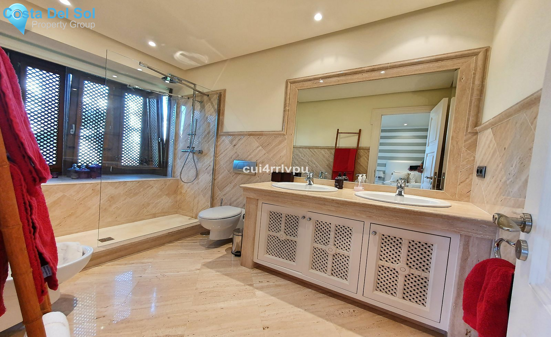 Ground Floor Apartment in Los Monteros-1135728