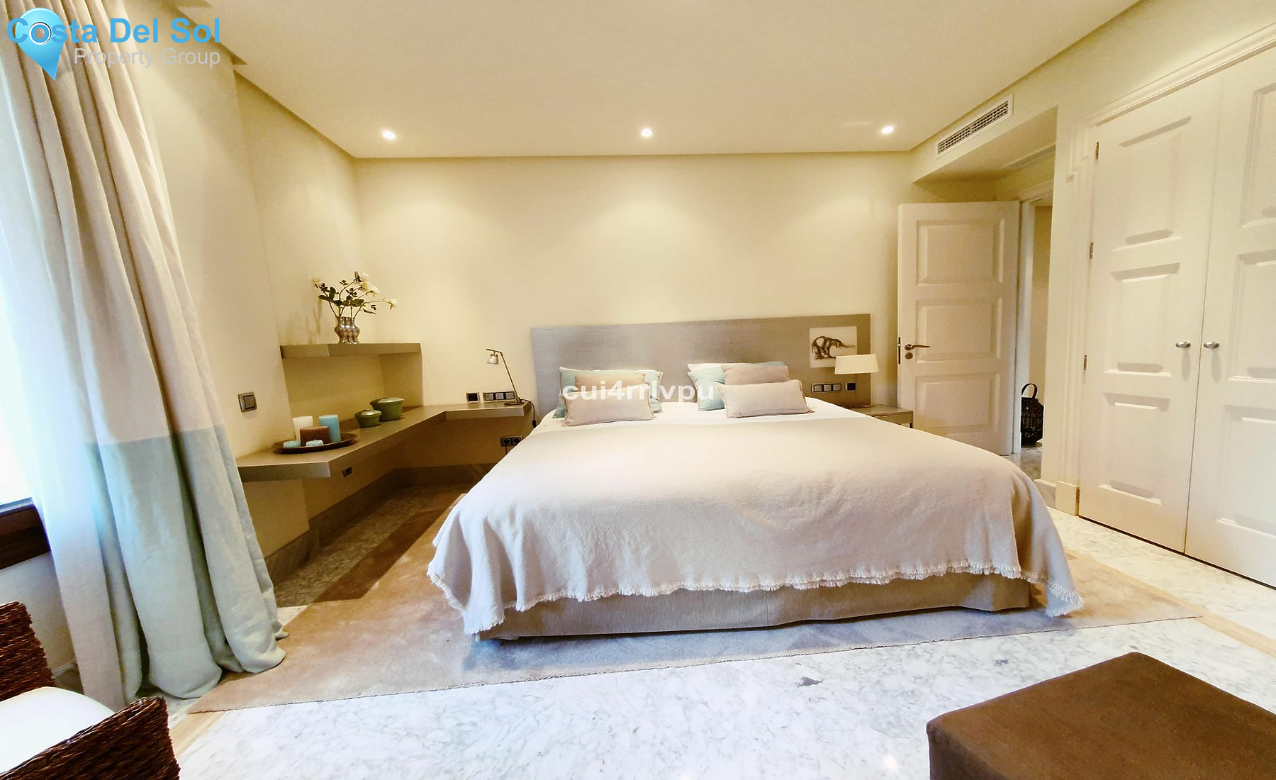 Ground Floor Apartment in Los Monteros-1135729