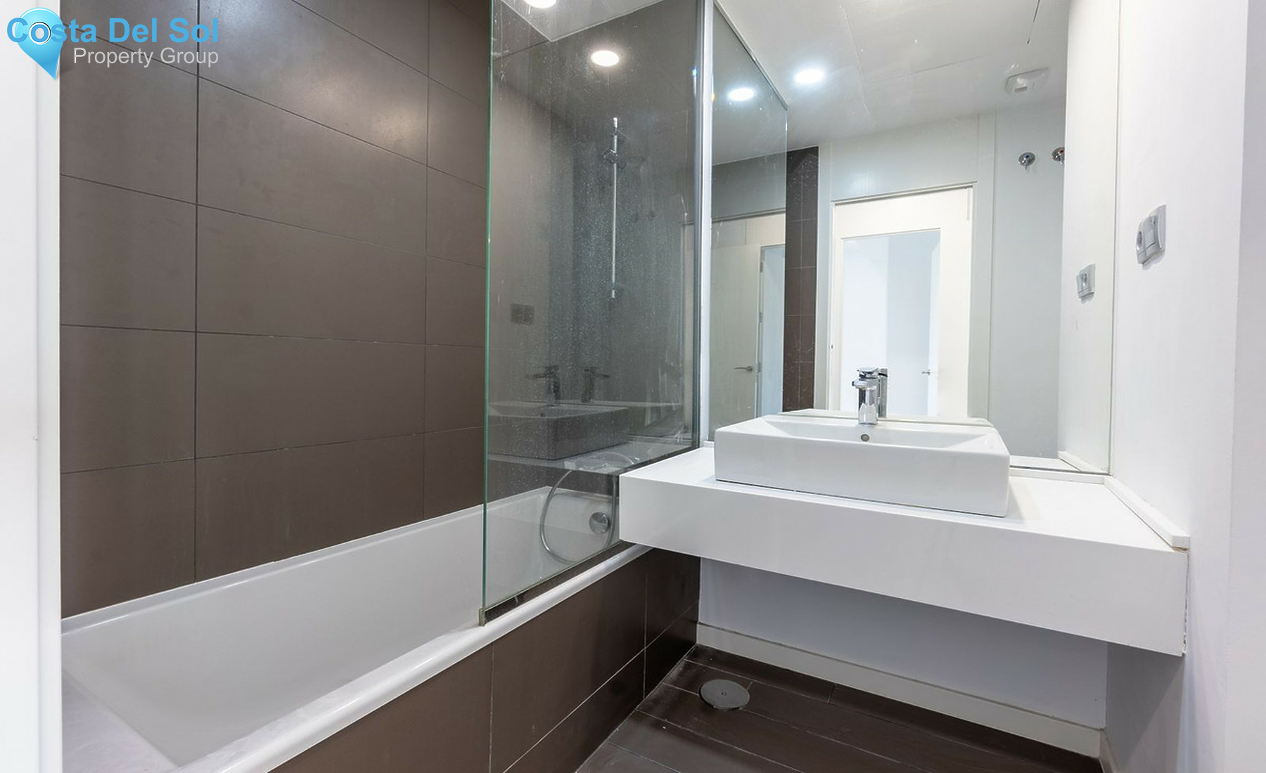 Ground Floor Apartment in New Golden Mile-1460626