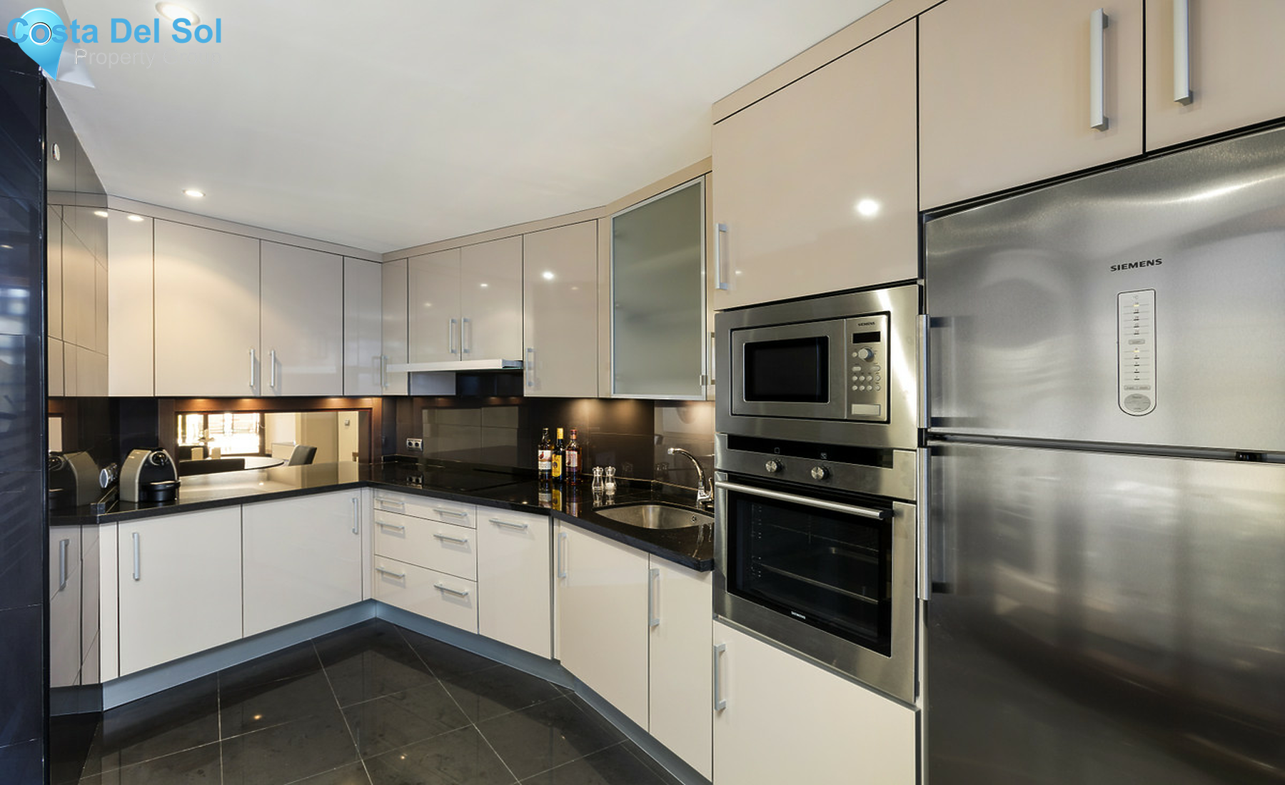 Ground Floor Apartment in New Golden Mile-1523886