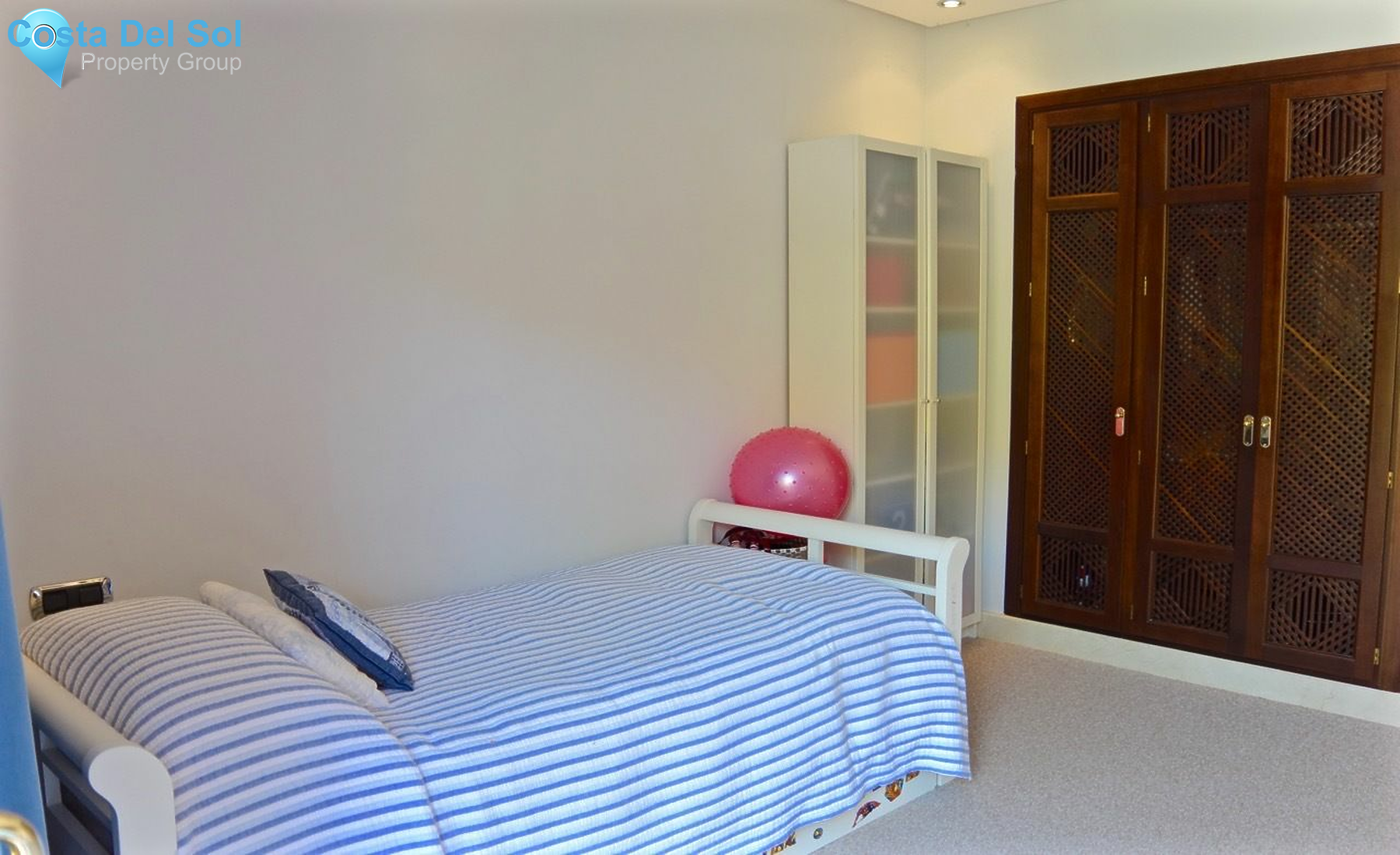 Ground Floor Apartment in New Golden Mile-1467657