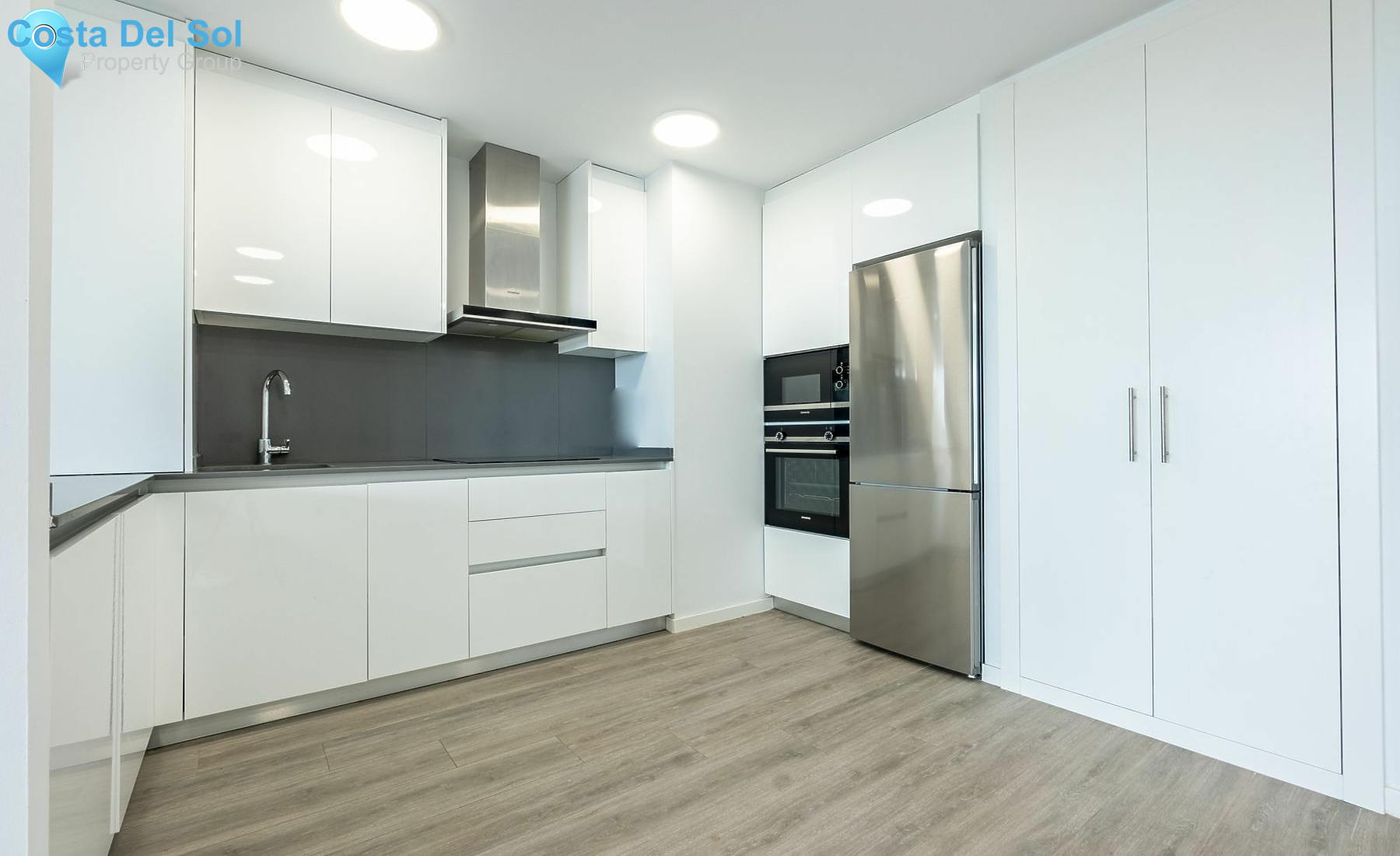 Ground Floor Apartment in New Golden Mile-1473374