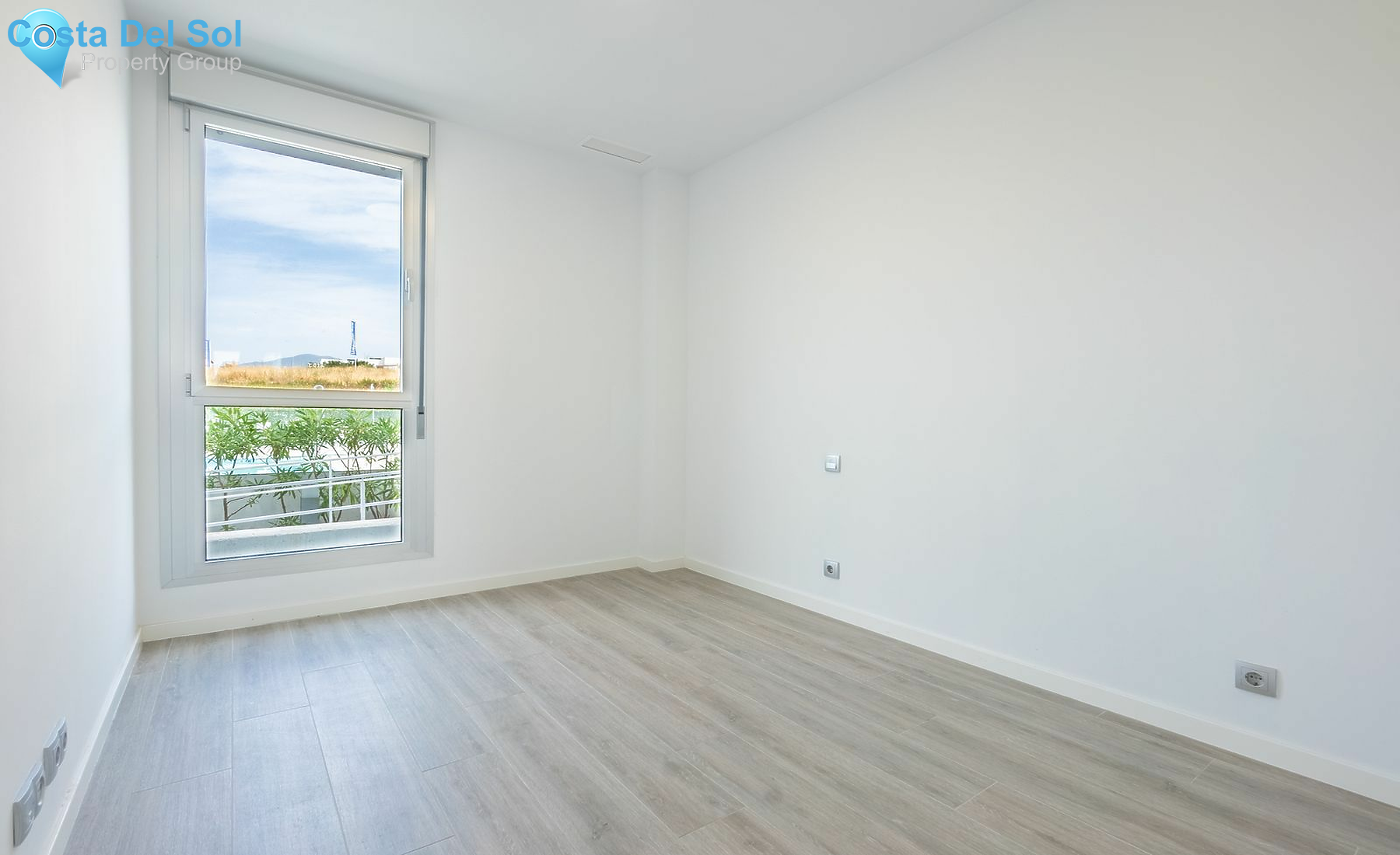 Ground Floor Apartment in New Golden Mile-1473375