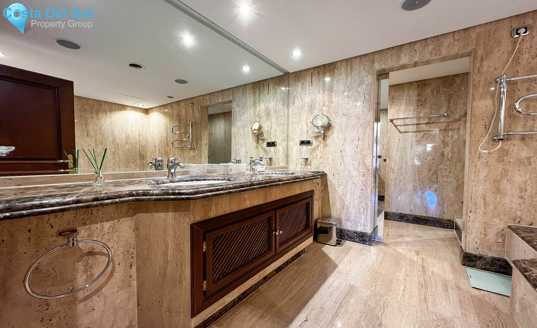 Ground Floor Apartment in New Golden Mile-1487317