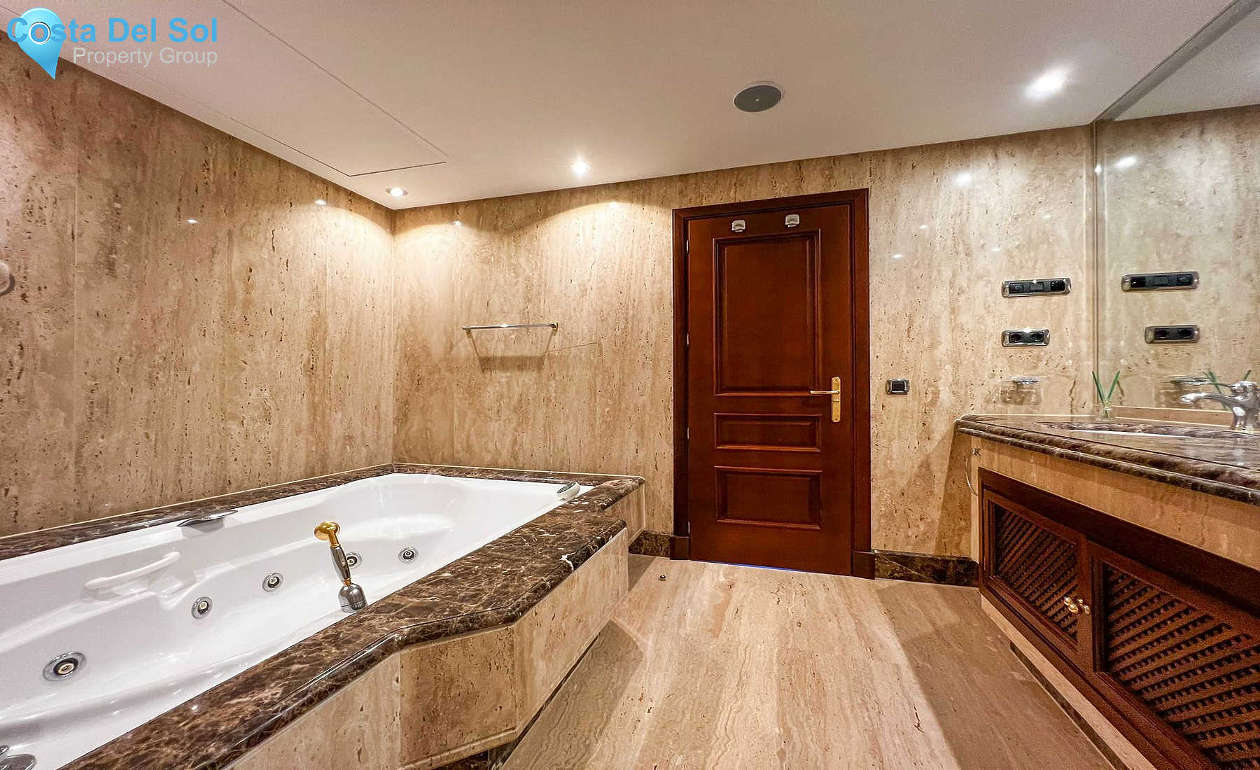 Ground Floor Apartment in New Golden Mile-1487305