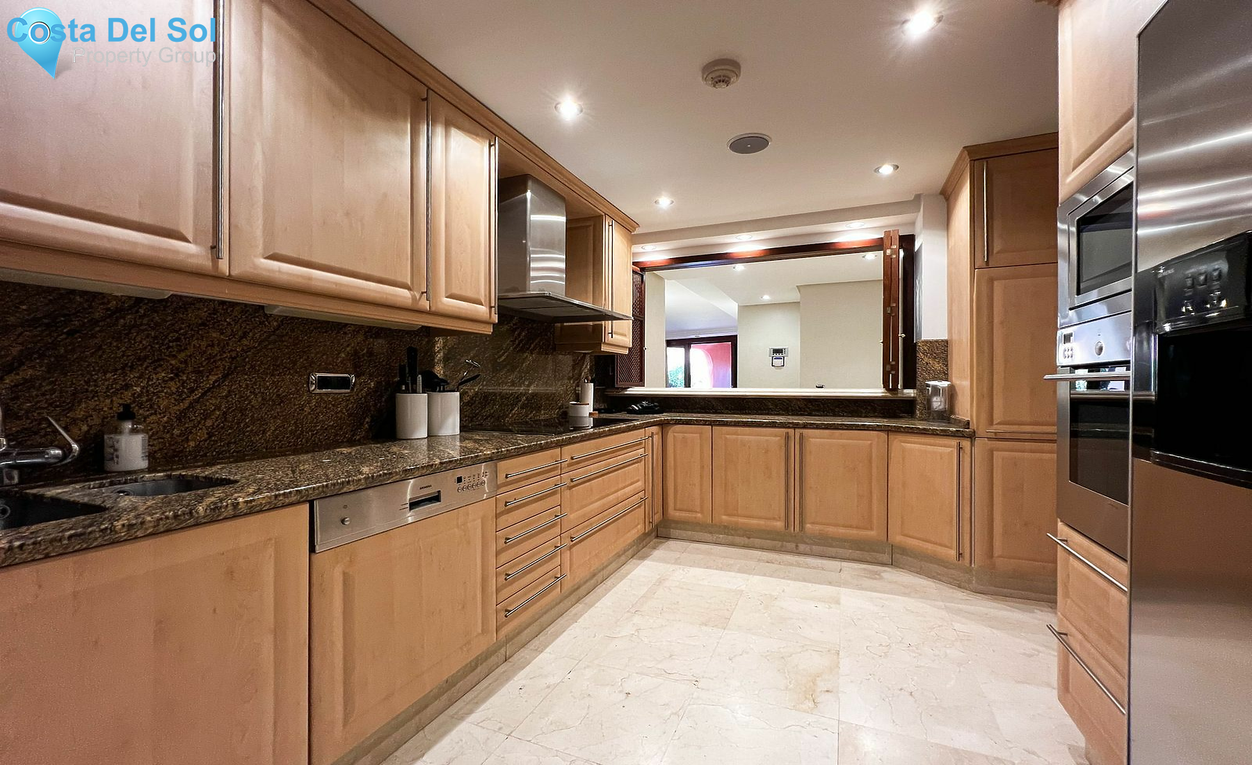 Ground Floor Apartment in New Golden Mile-1487308