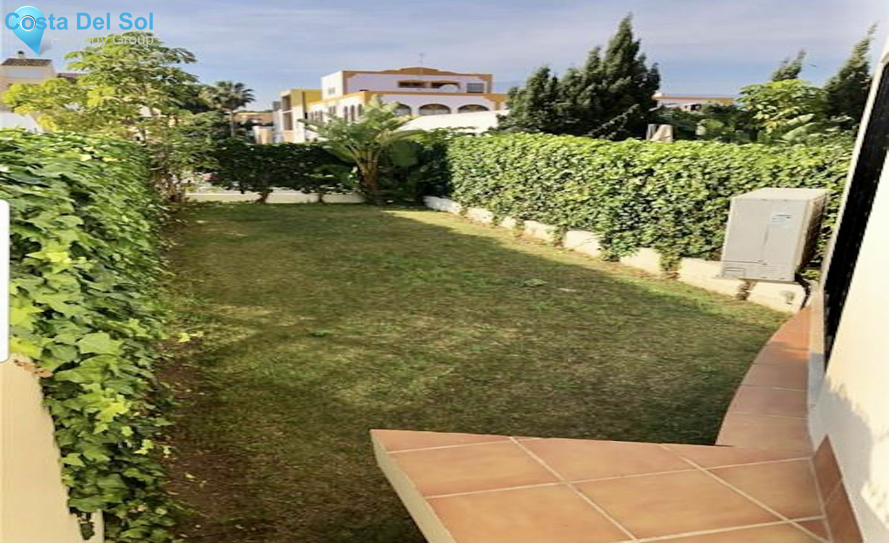 Ground Floor Apartment in New Golden Mile-1517590
