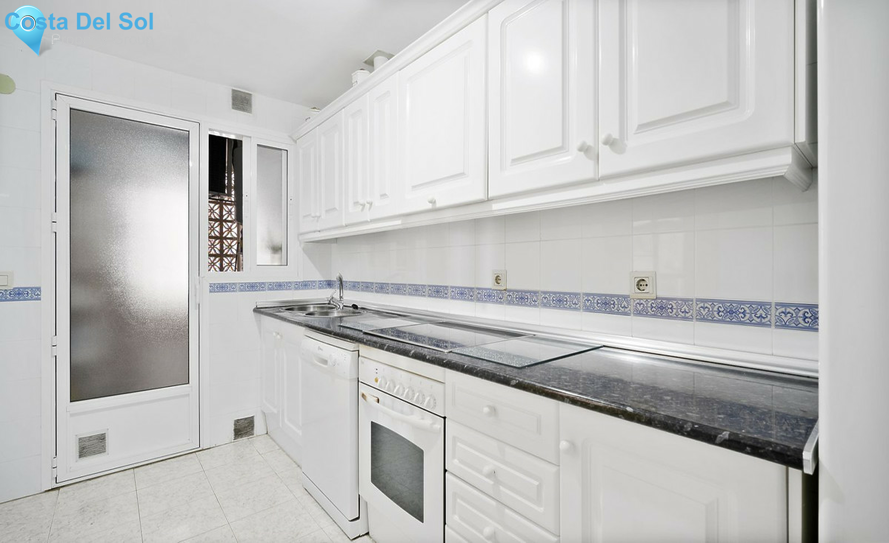 Ground Floor Apartment in Nueva Andalucía-1405496