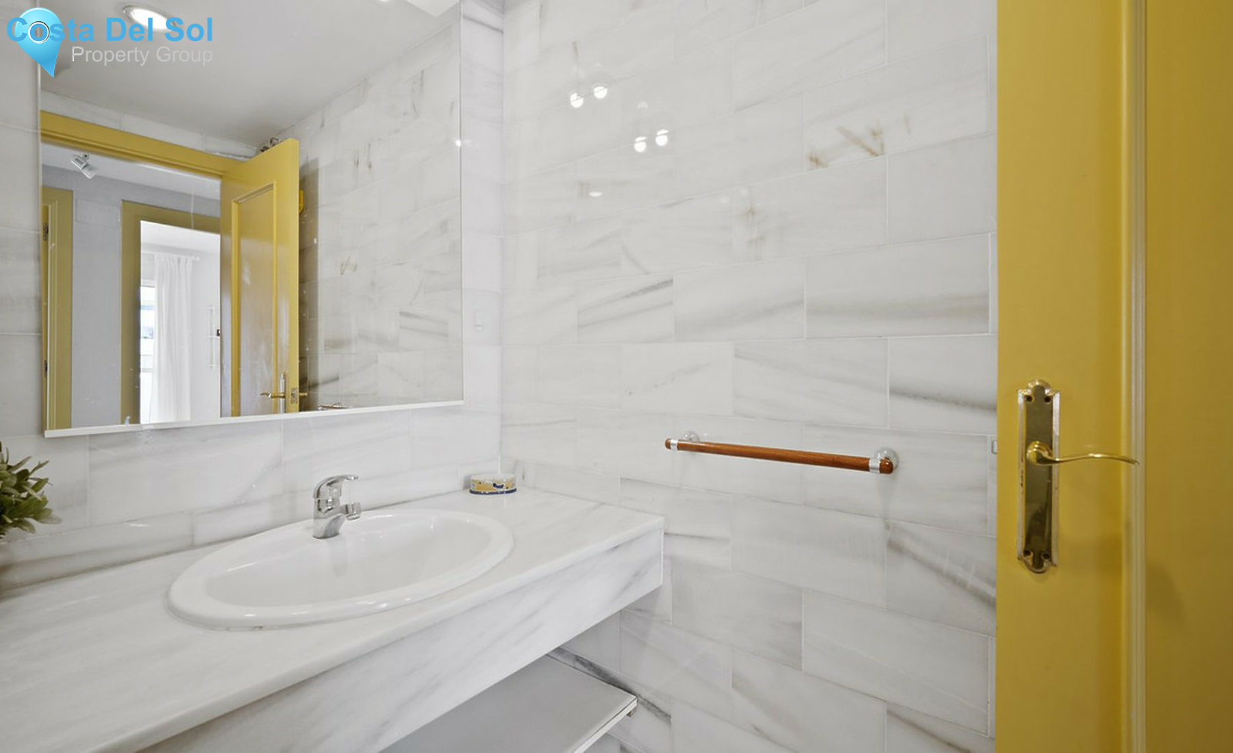 Ground Floor Apartment in Nueva Andalucía-1405502