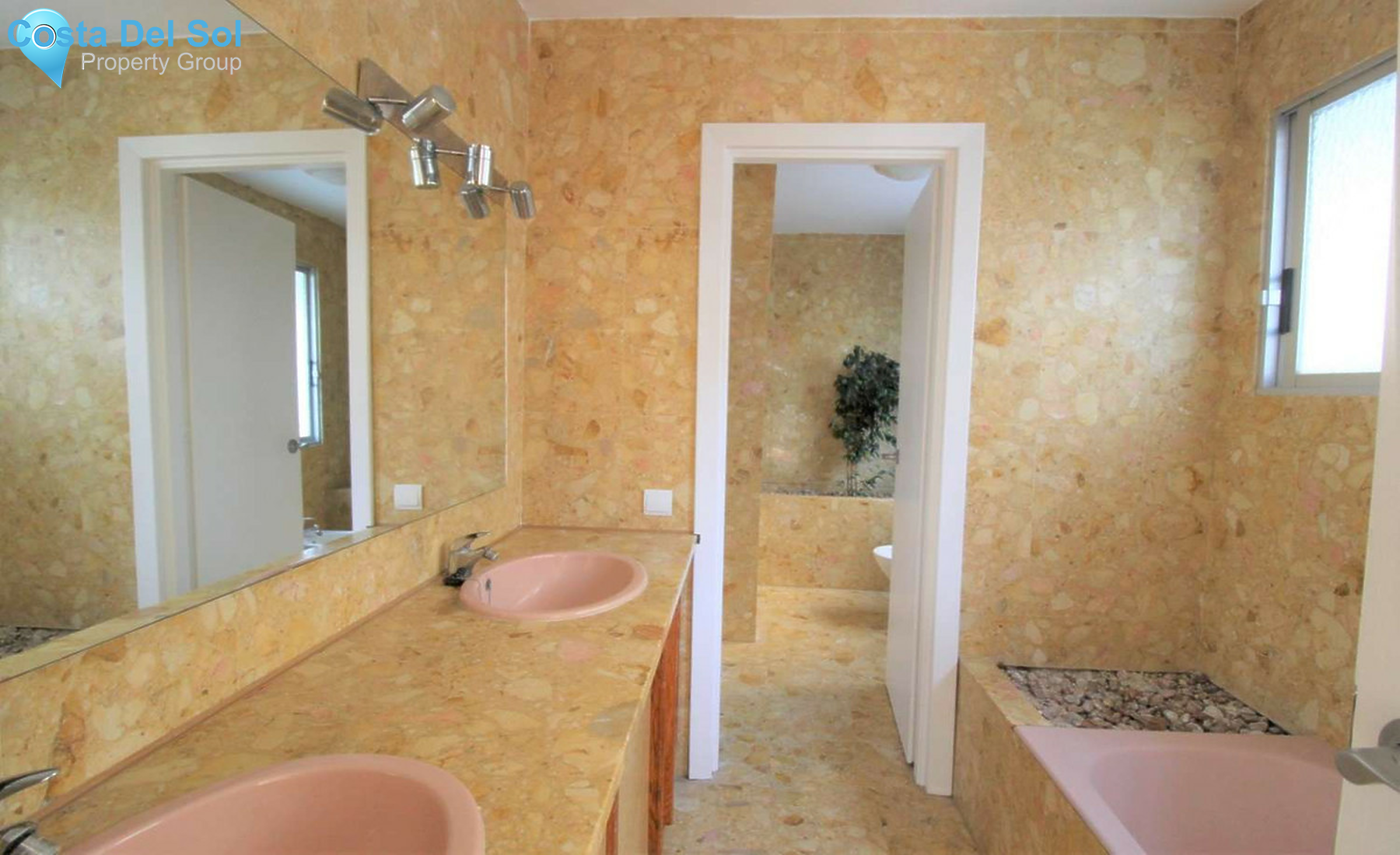 Ground Floor Apartment in Nueva Andalucía-1415500