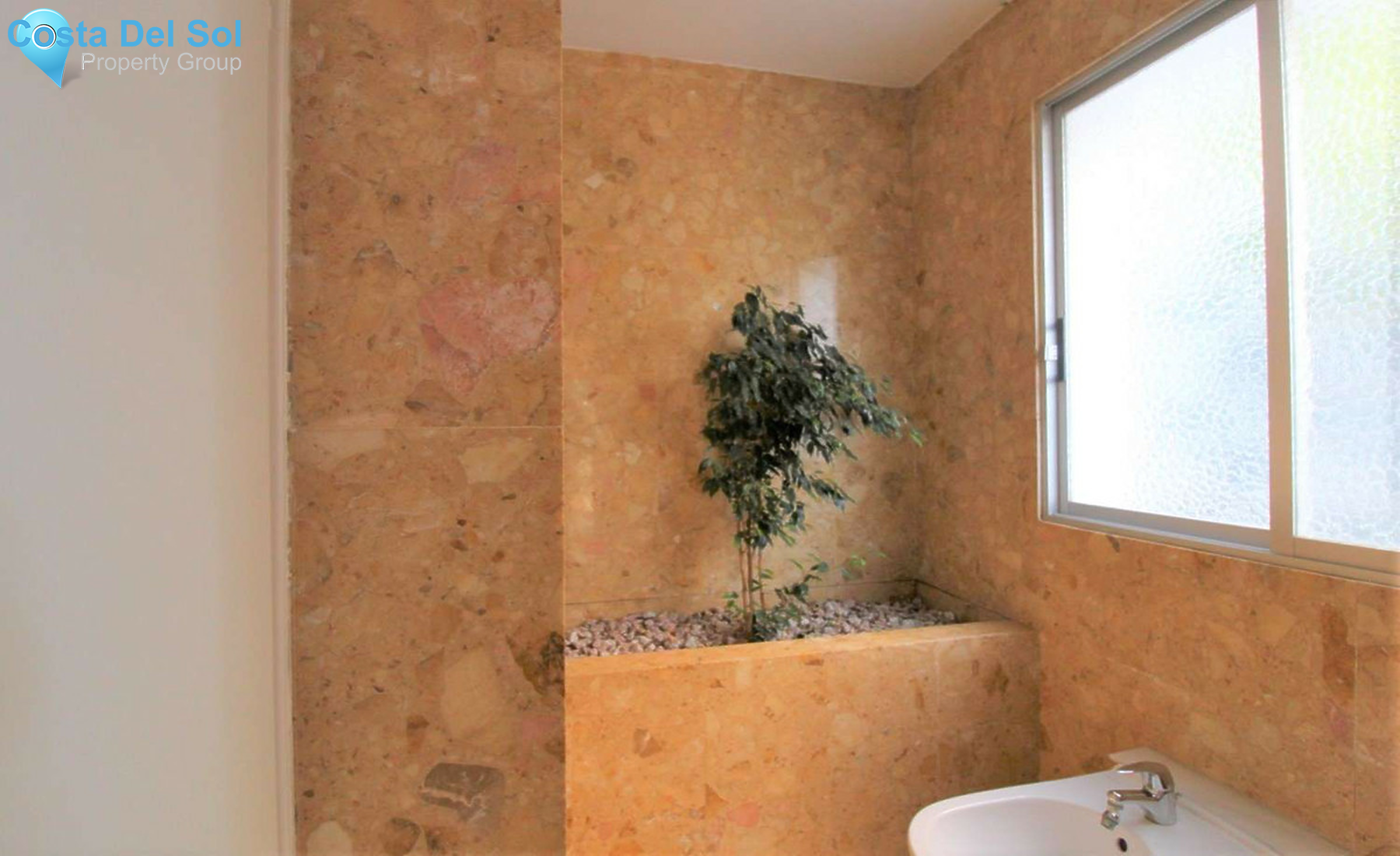Ground Floor Apartment in Nueva Andalucía-1415501