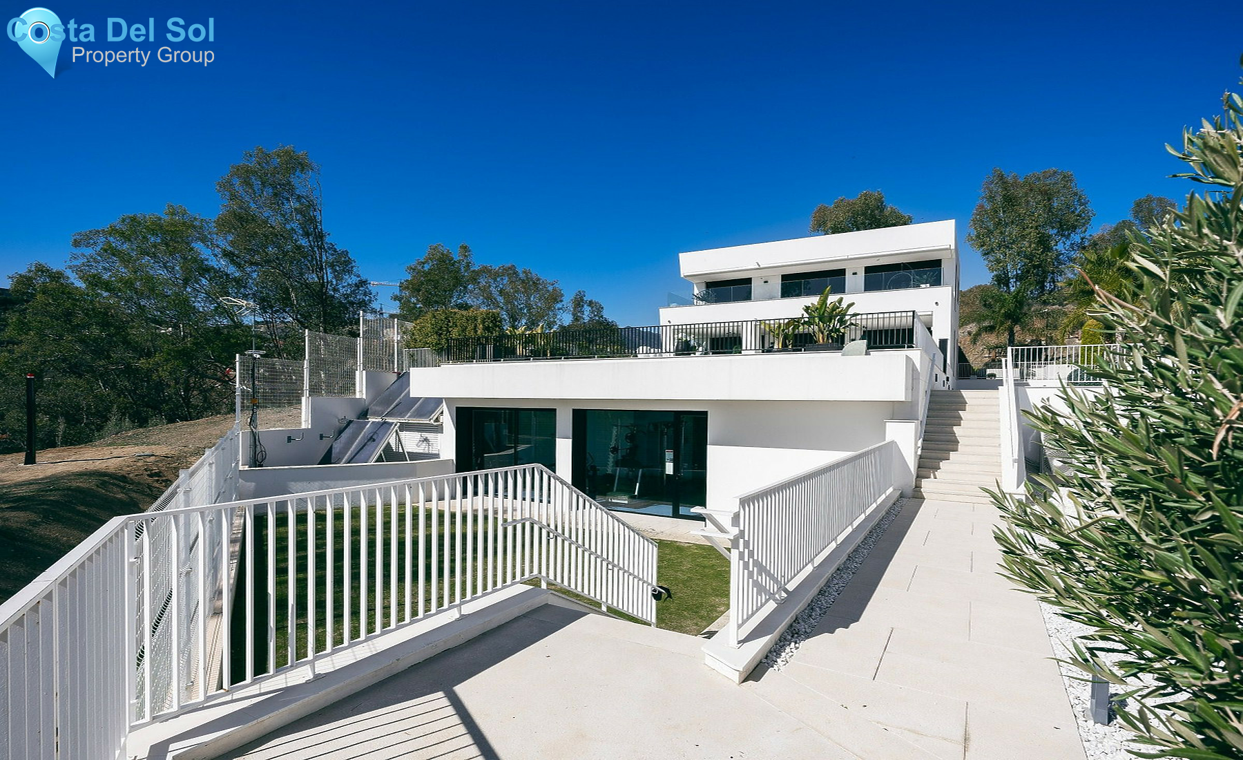 Ground Floor Apartment in Nueva Andalucía-1507501