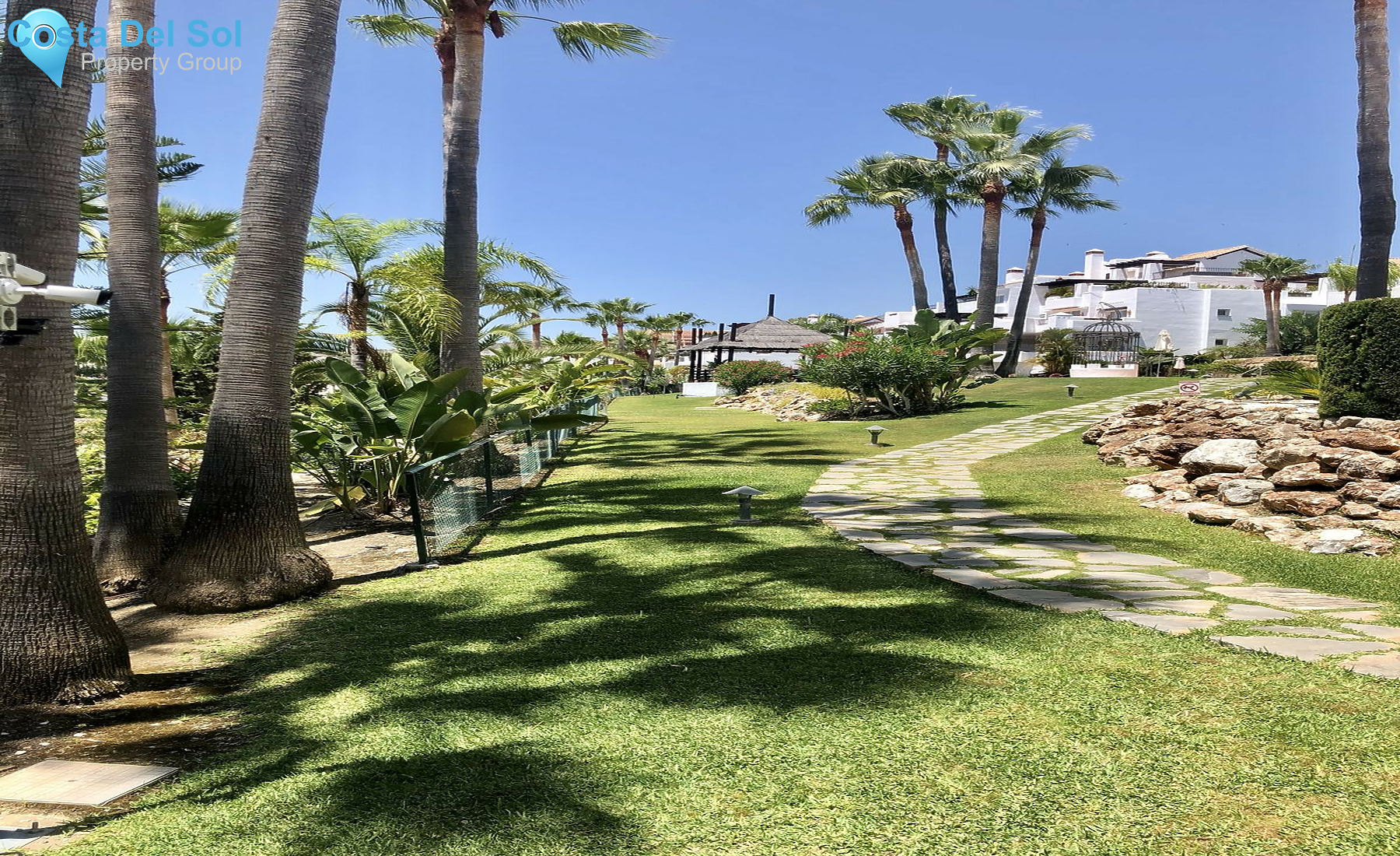 Ground Floor Apartment in Nueva Andalucía-1527756