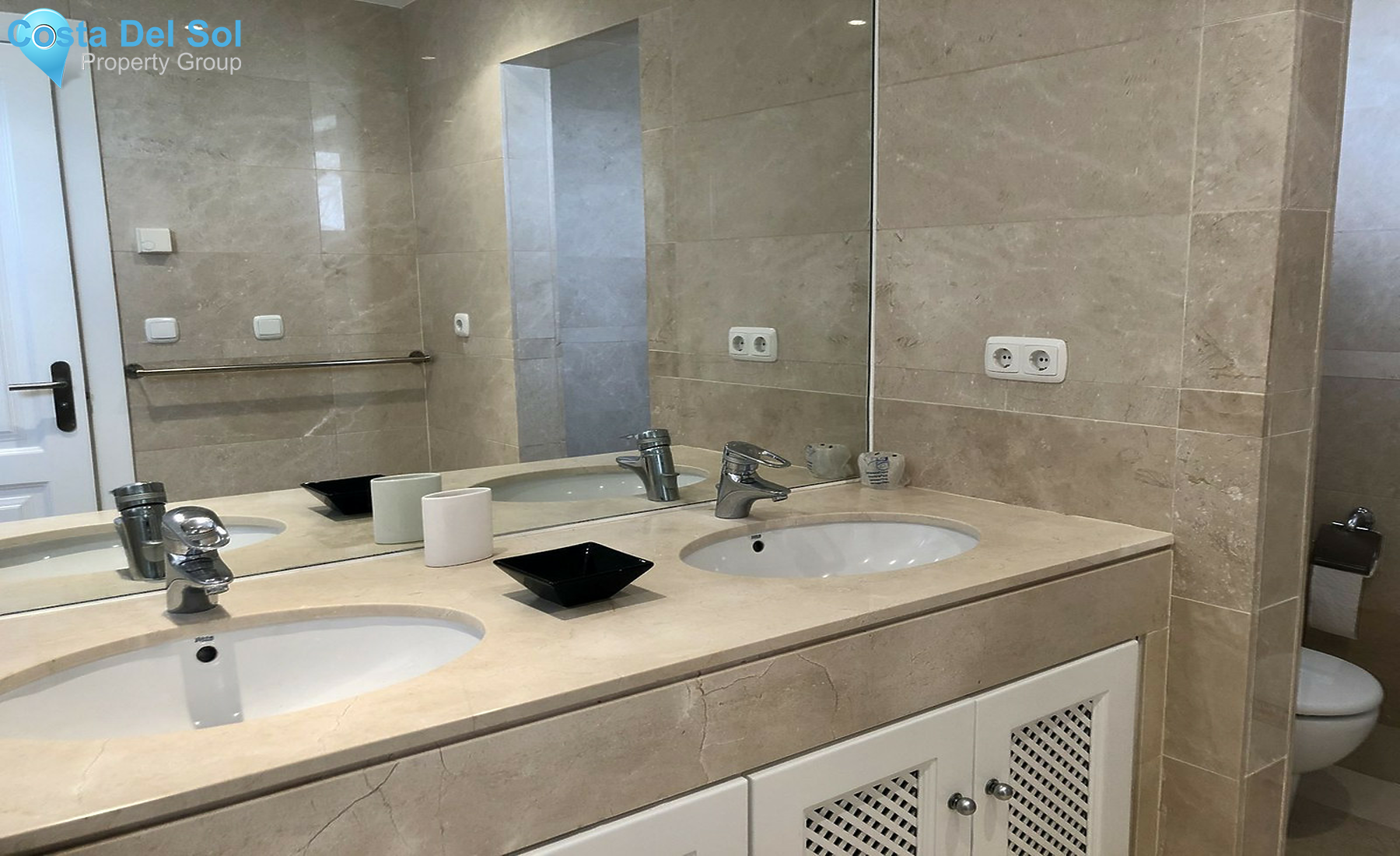 Ground Floor Apartment in Nueva Andalucía-1527760