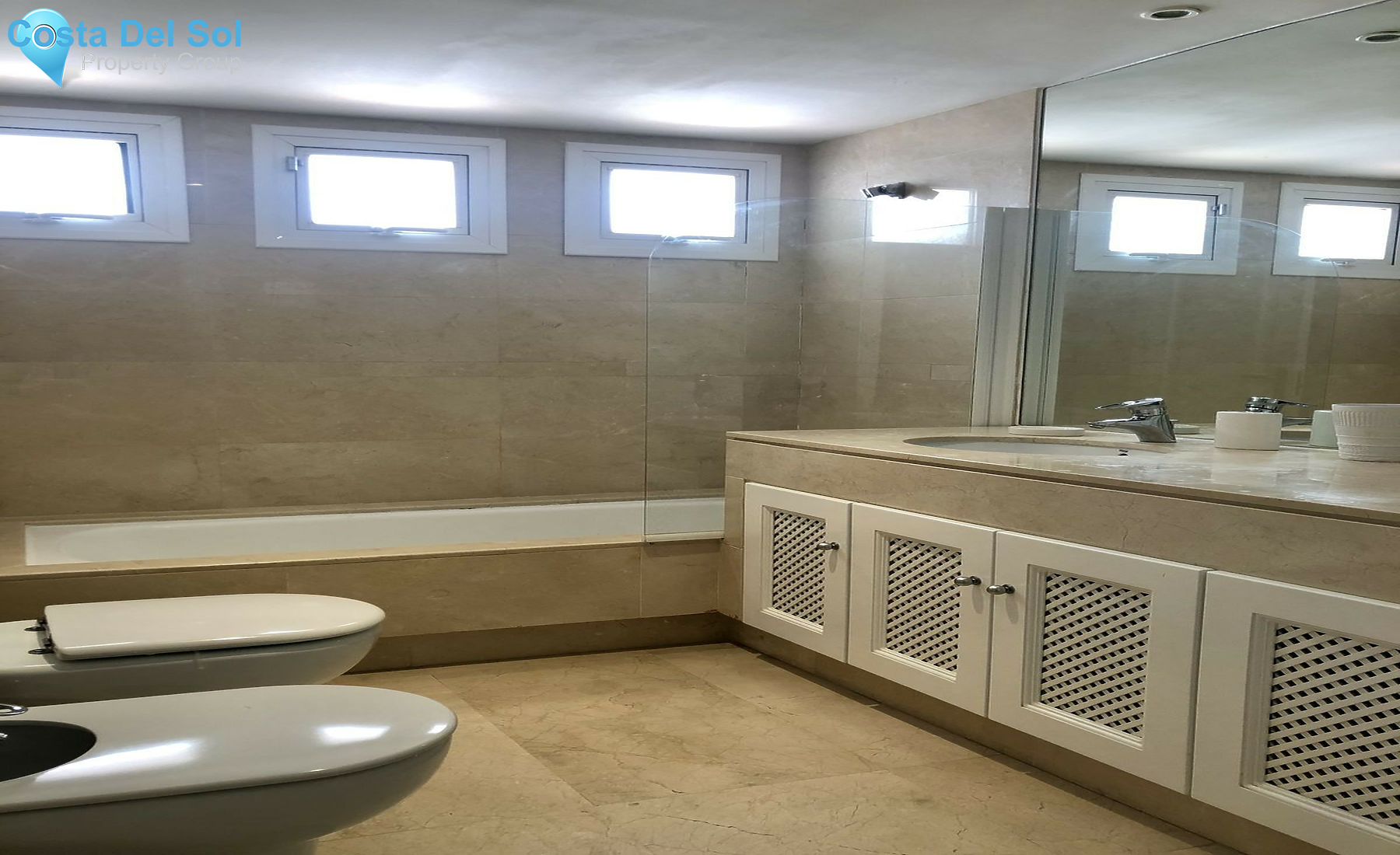Ground Floor Apartment in Nueva Andalucía-1527762