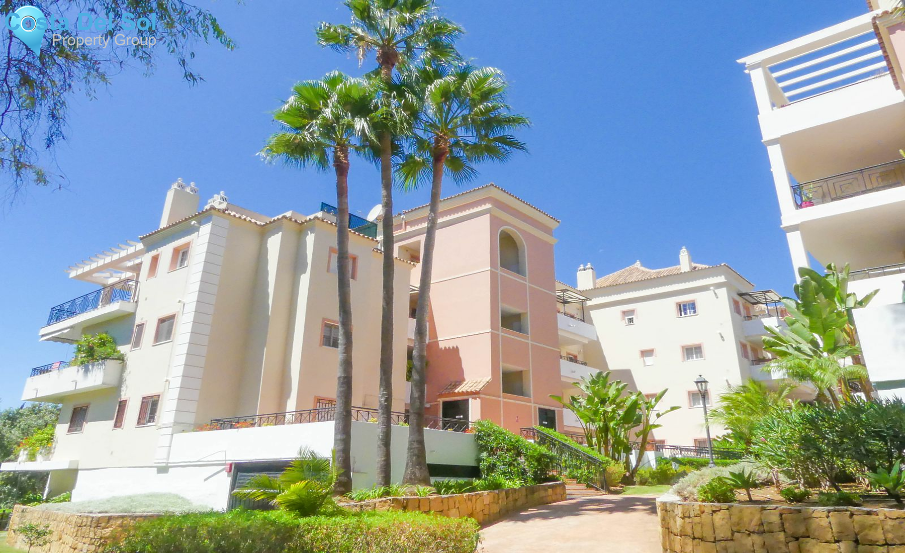 Ground Floor Apartment in Nueva Andalucía-1129570
