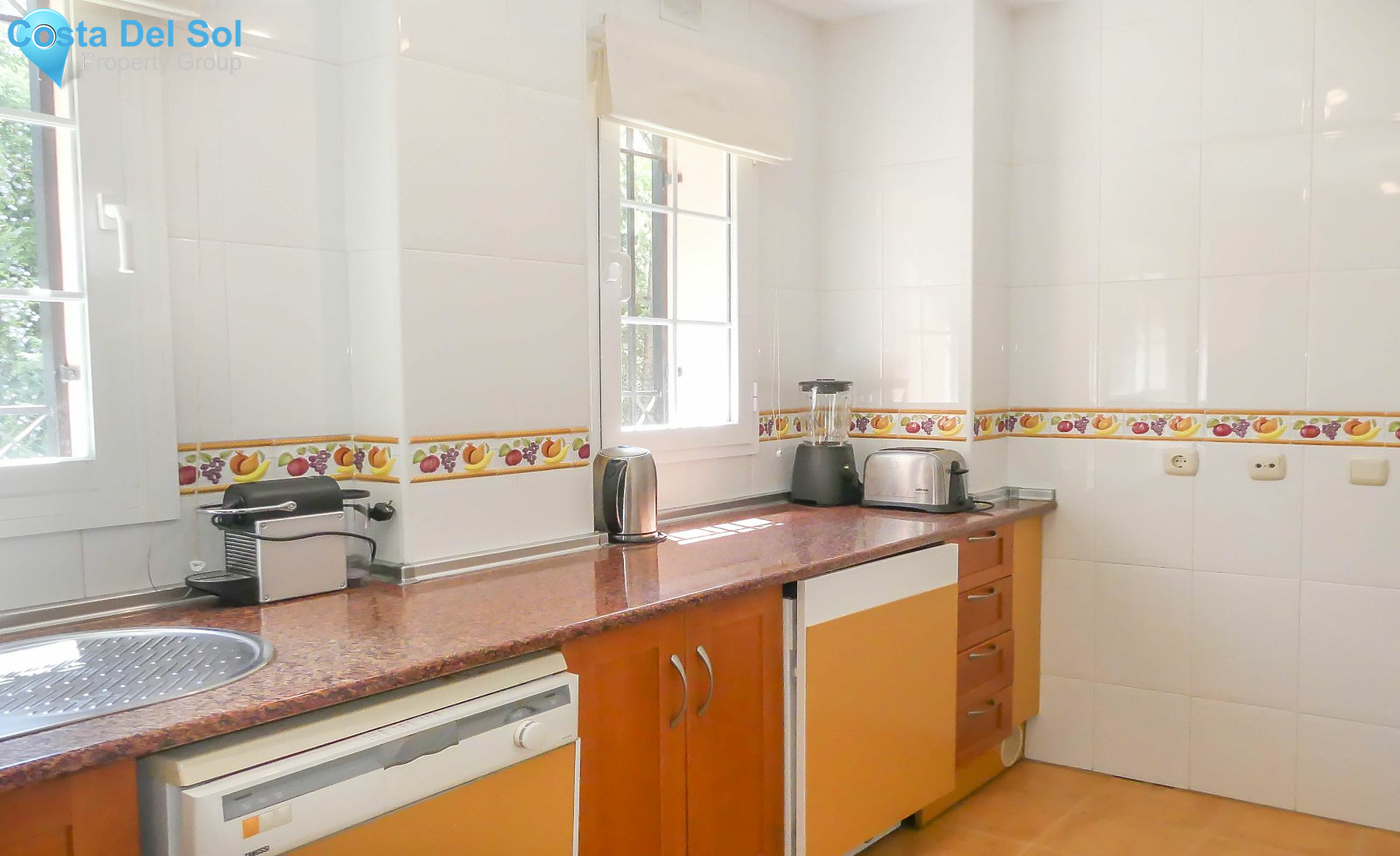 Ground Floor Apartment in Nueva Andalucía-1129559