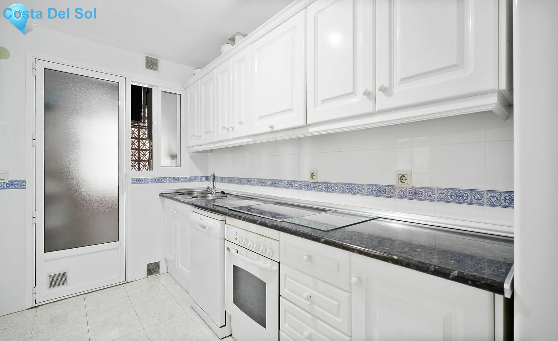 Ground Floor Apartment in Nueva Andalucía-1494691