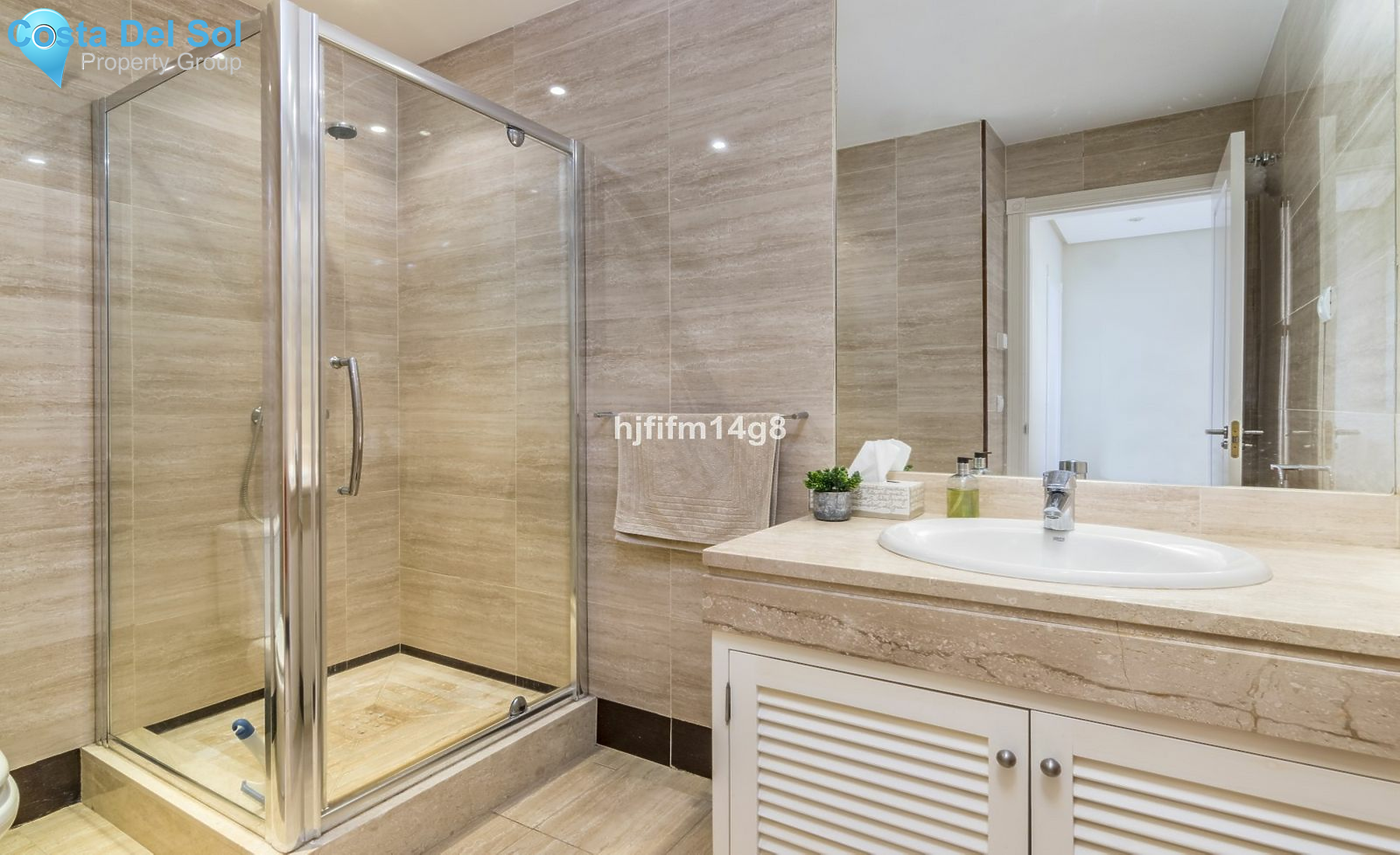 Ground Floor Apartment in Nueva Andalucía-1535004