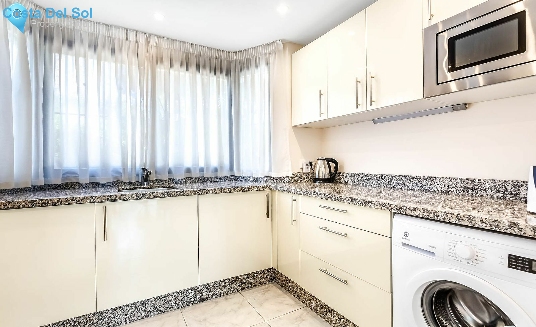 Ground Floor Apartment in Puerto de Cabopino-1395168