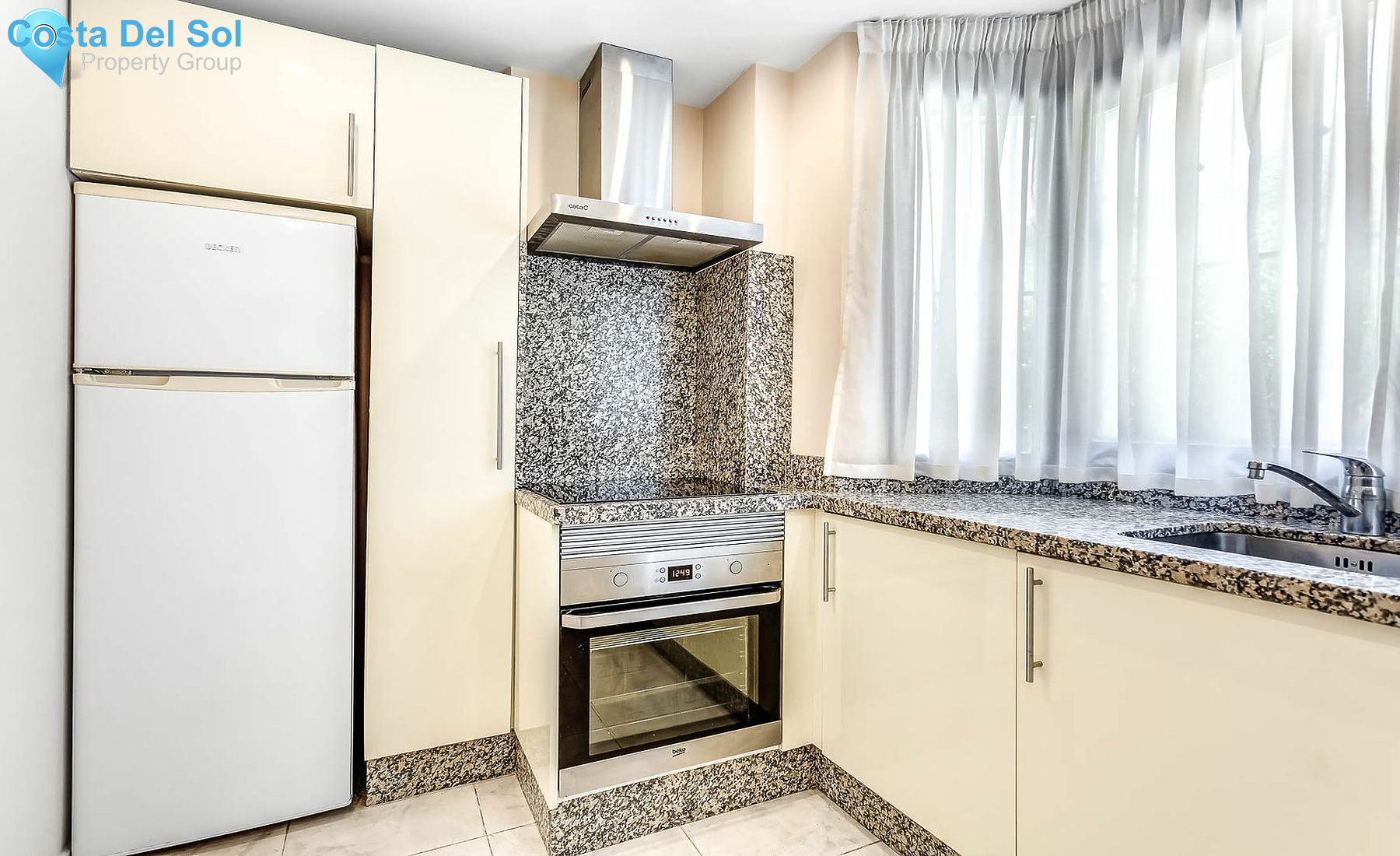 Ground Floor Apartment in Puerto de Cabopino-1395170