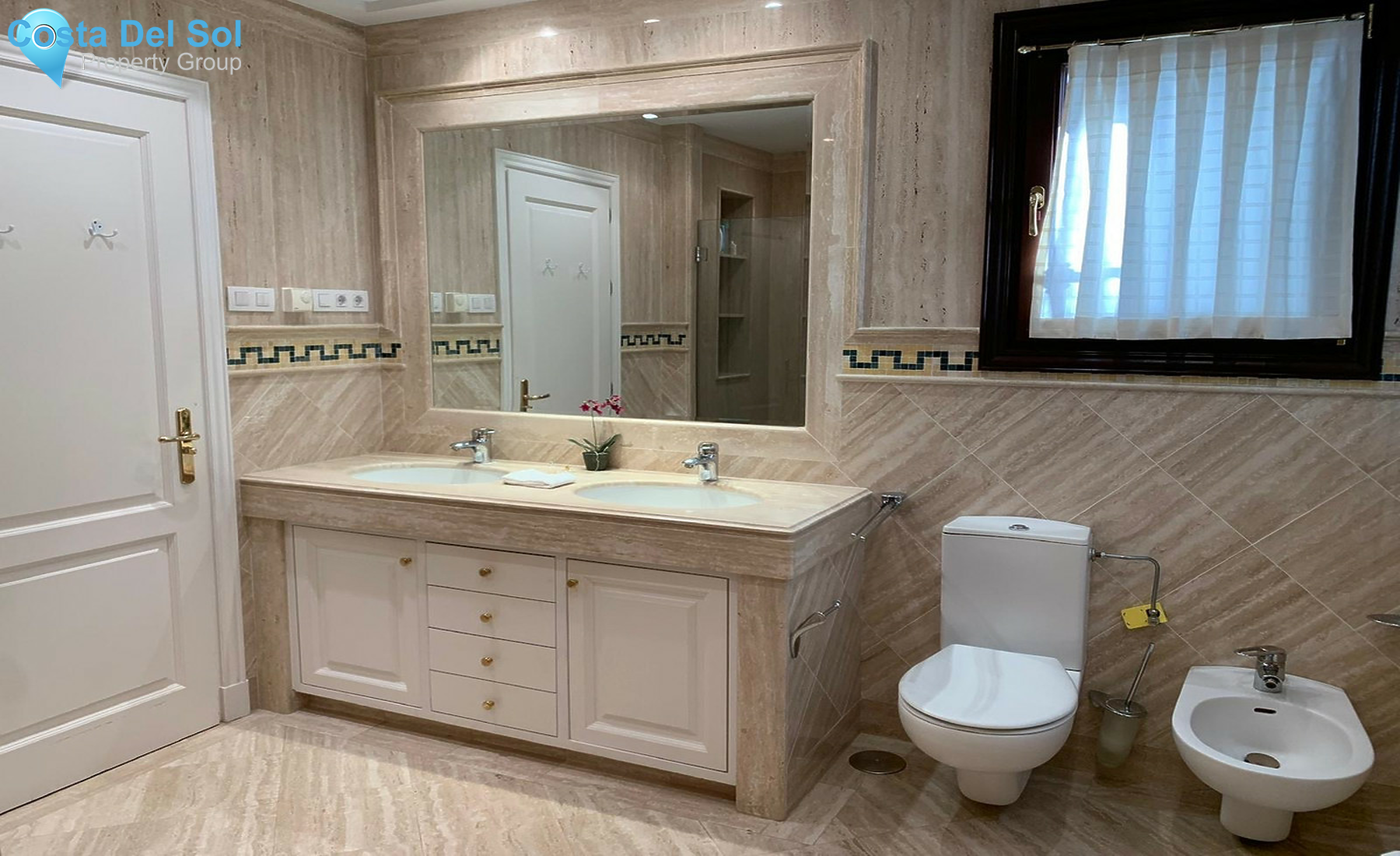 Ground Floor Apartment in The Golden Mile-1401701