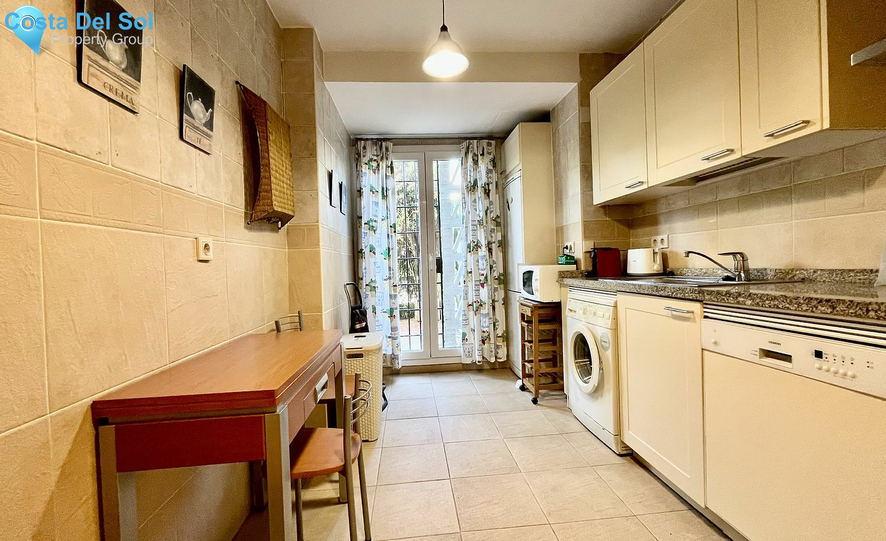Ground Floor Apartment in The Golden Mile-1195539