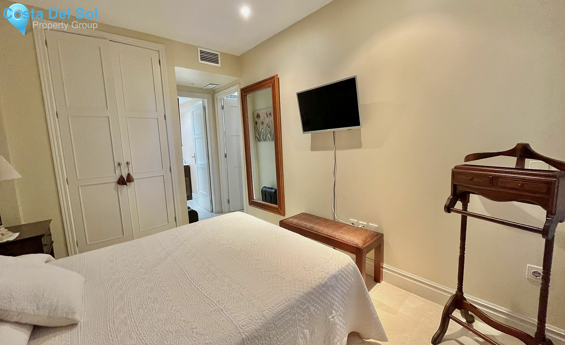 Ground Floor Apartment in The Golden Mile-1195543