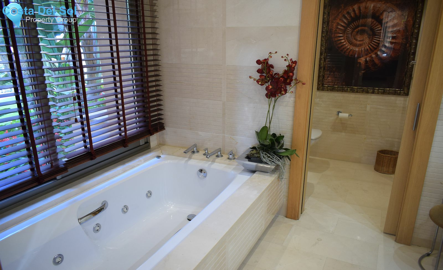 Ground Floor Apartment in The Golden Mile-1421409