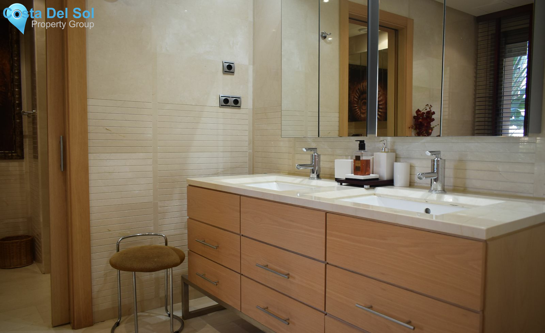 Ground Floor Apartment in The Golden Mile-1421410