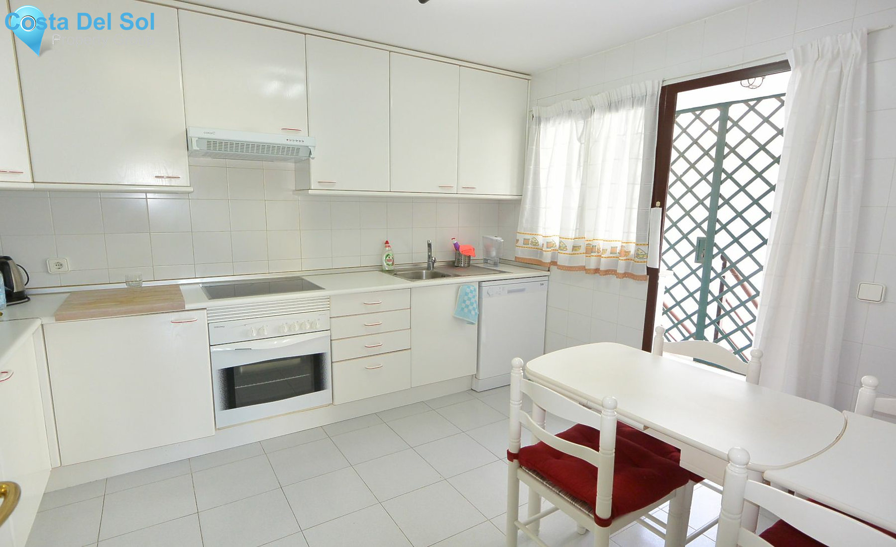 Ground Floor Apartment in The Golden Mile-1529706