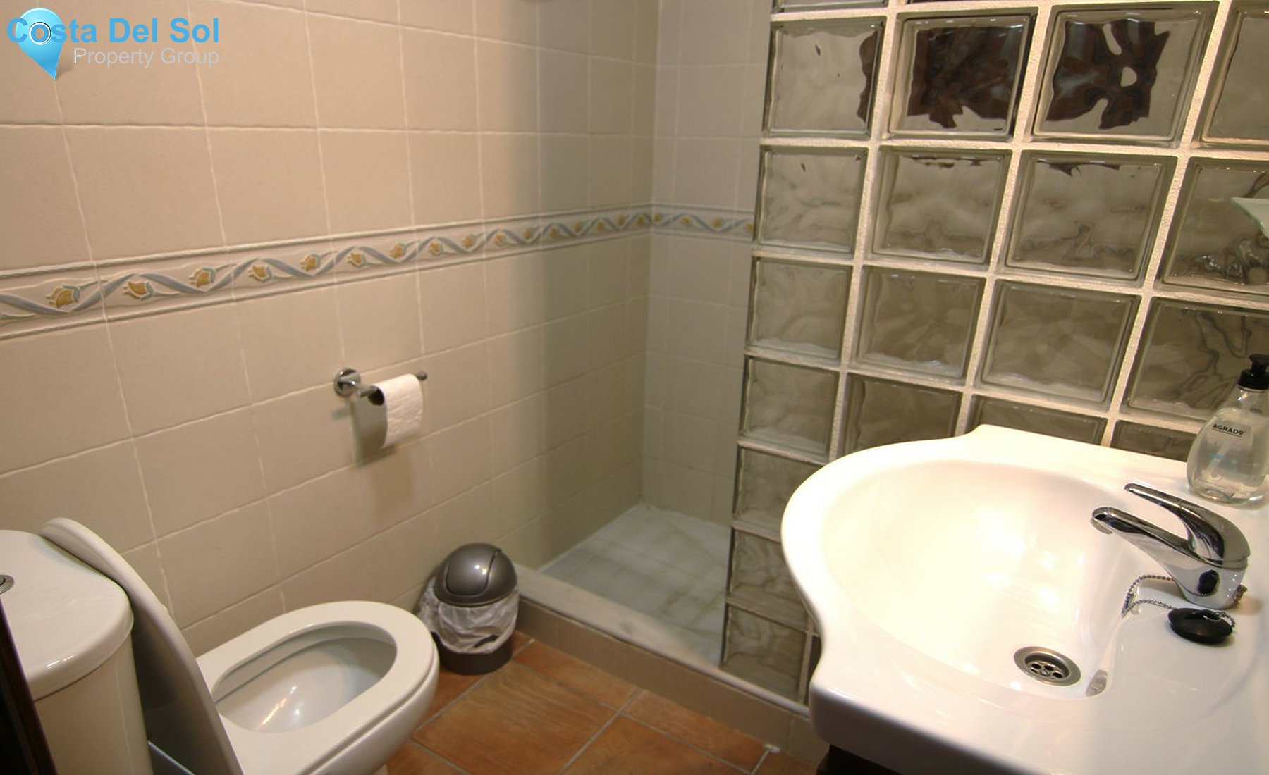 House in Guaro-1246425