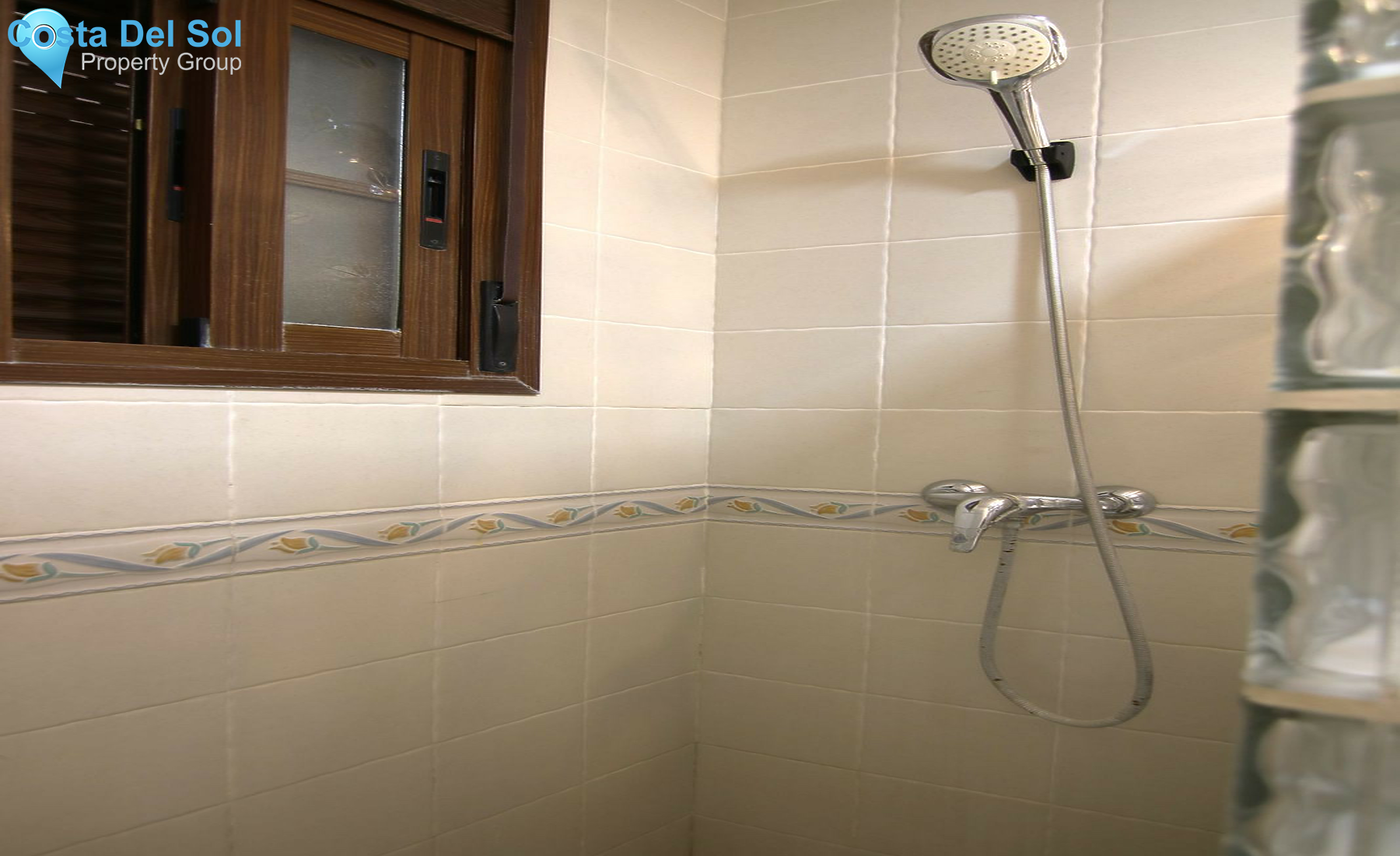 House in Guaro-1246426