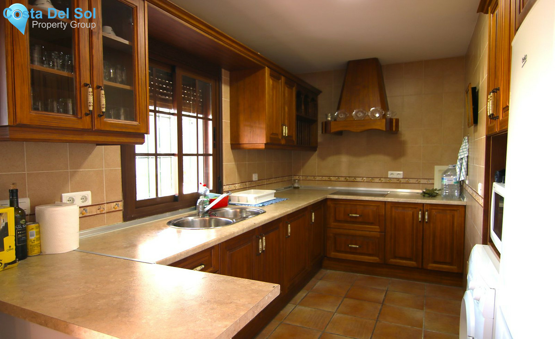 House in Guaro-1246416