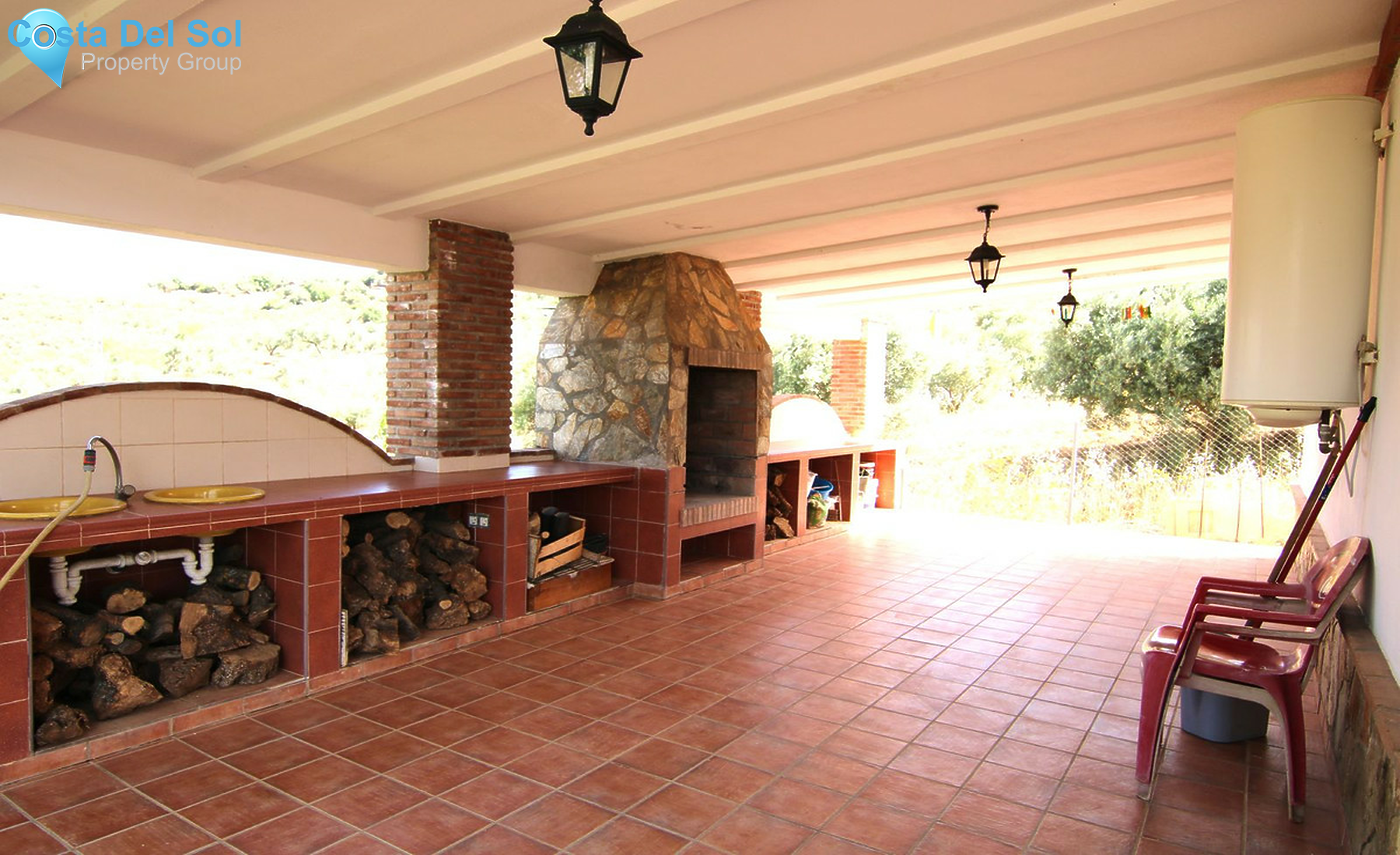 House in Guaro-1246418