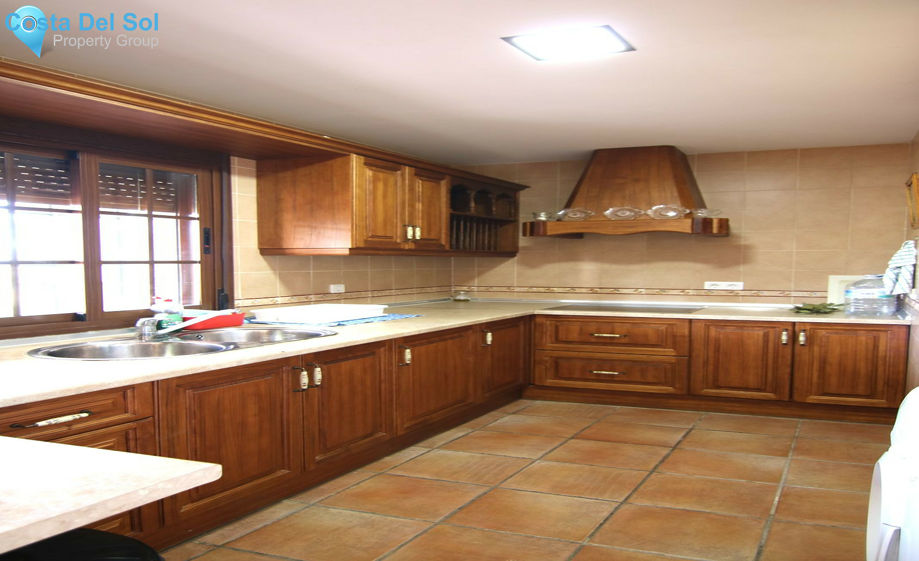 House in Guaro-1246419