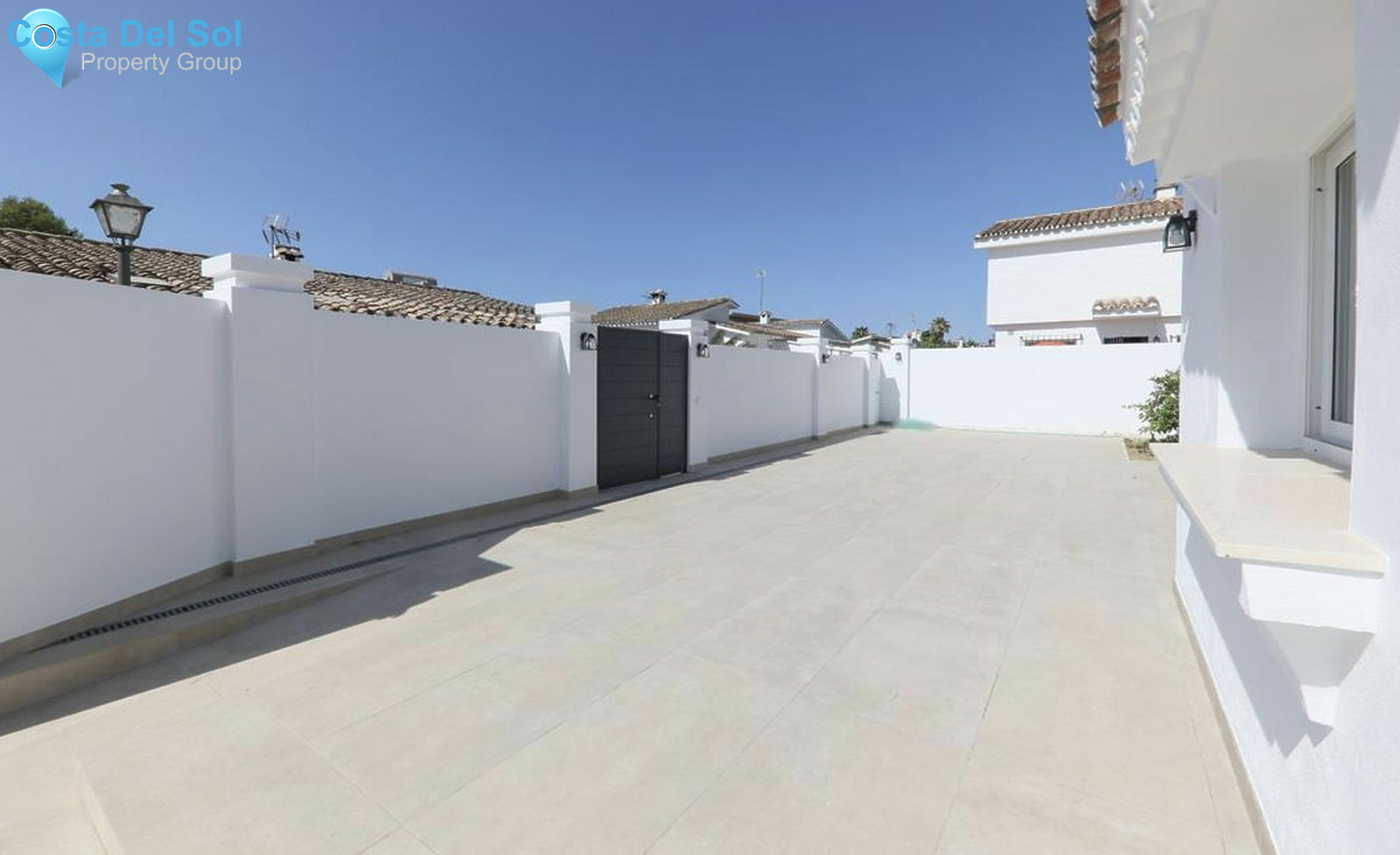 House in New Golden Mile-1499210