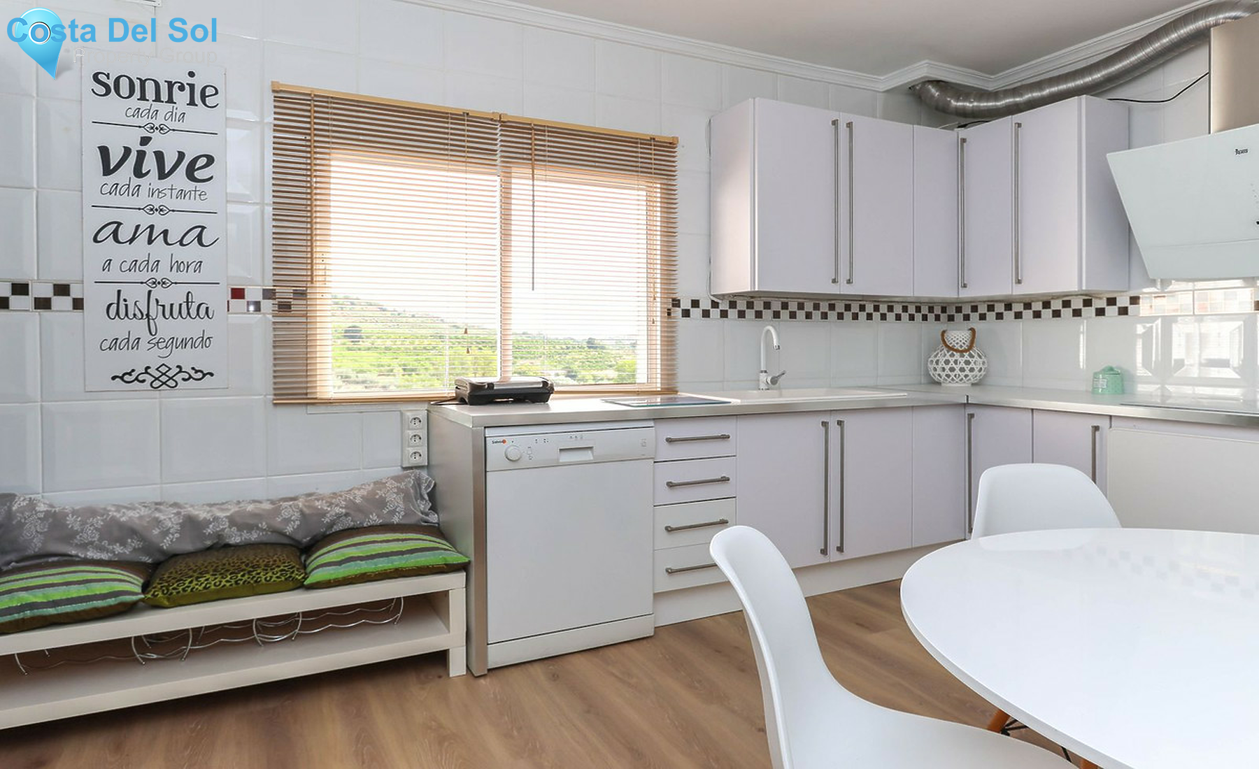 Middle Floor Apartment in Alozaina-1406217