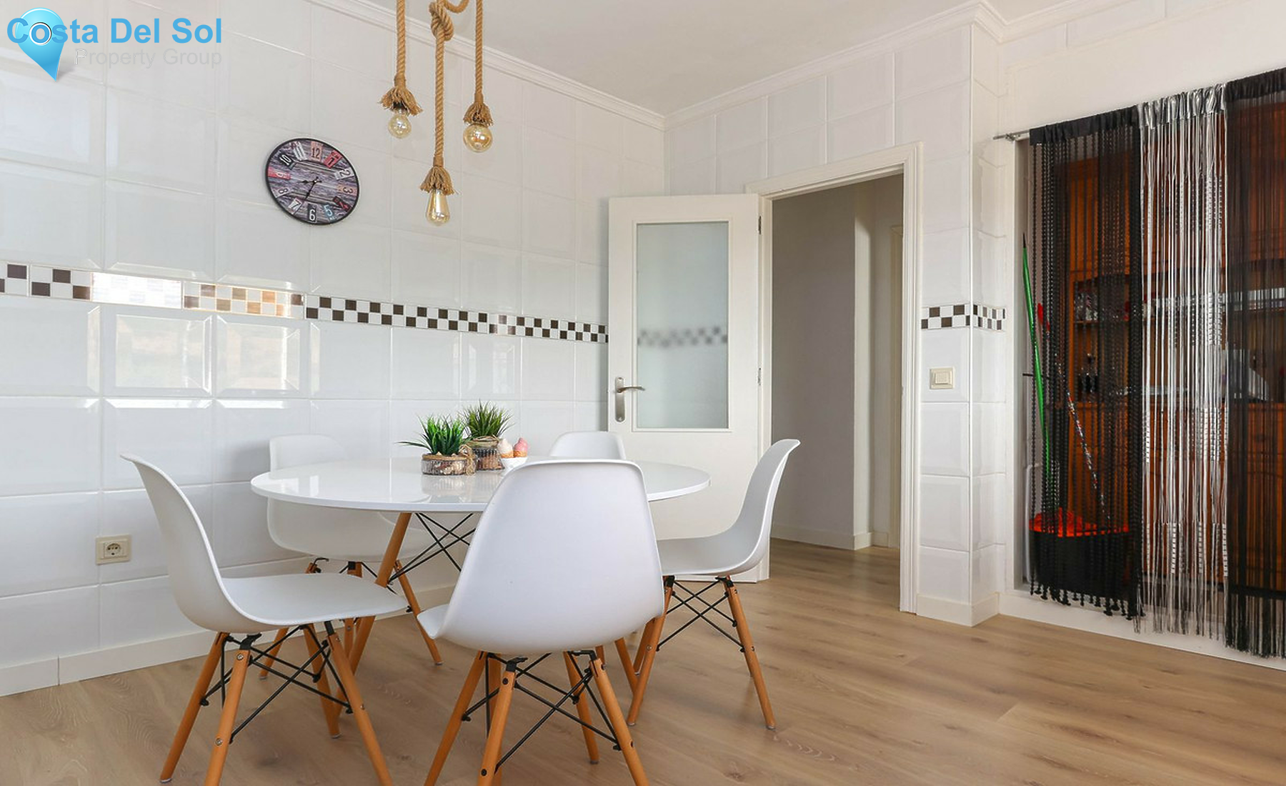 Middle Floor Apartment in Alozaina-1406218